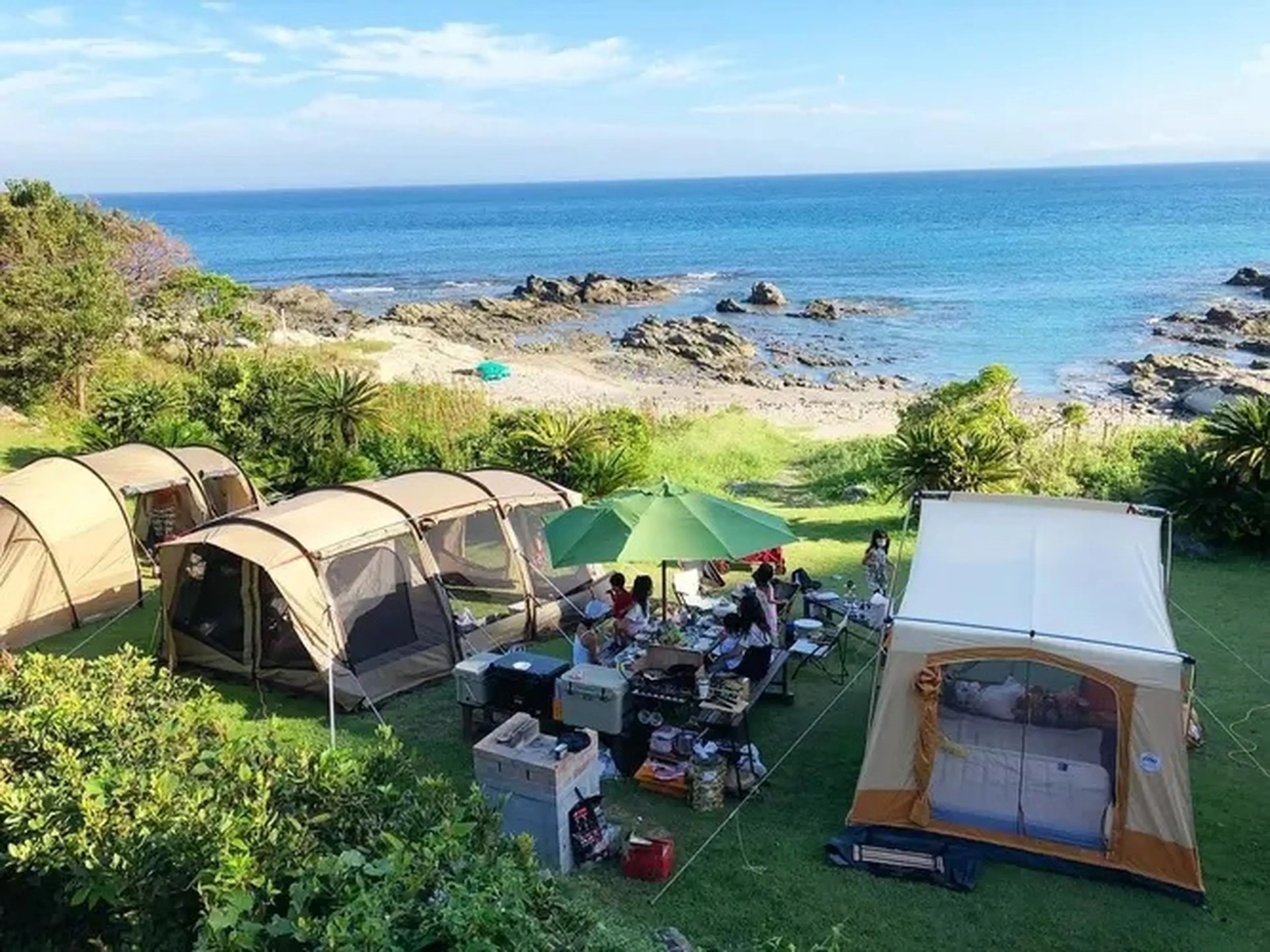 海 沿い の キャンプ 場