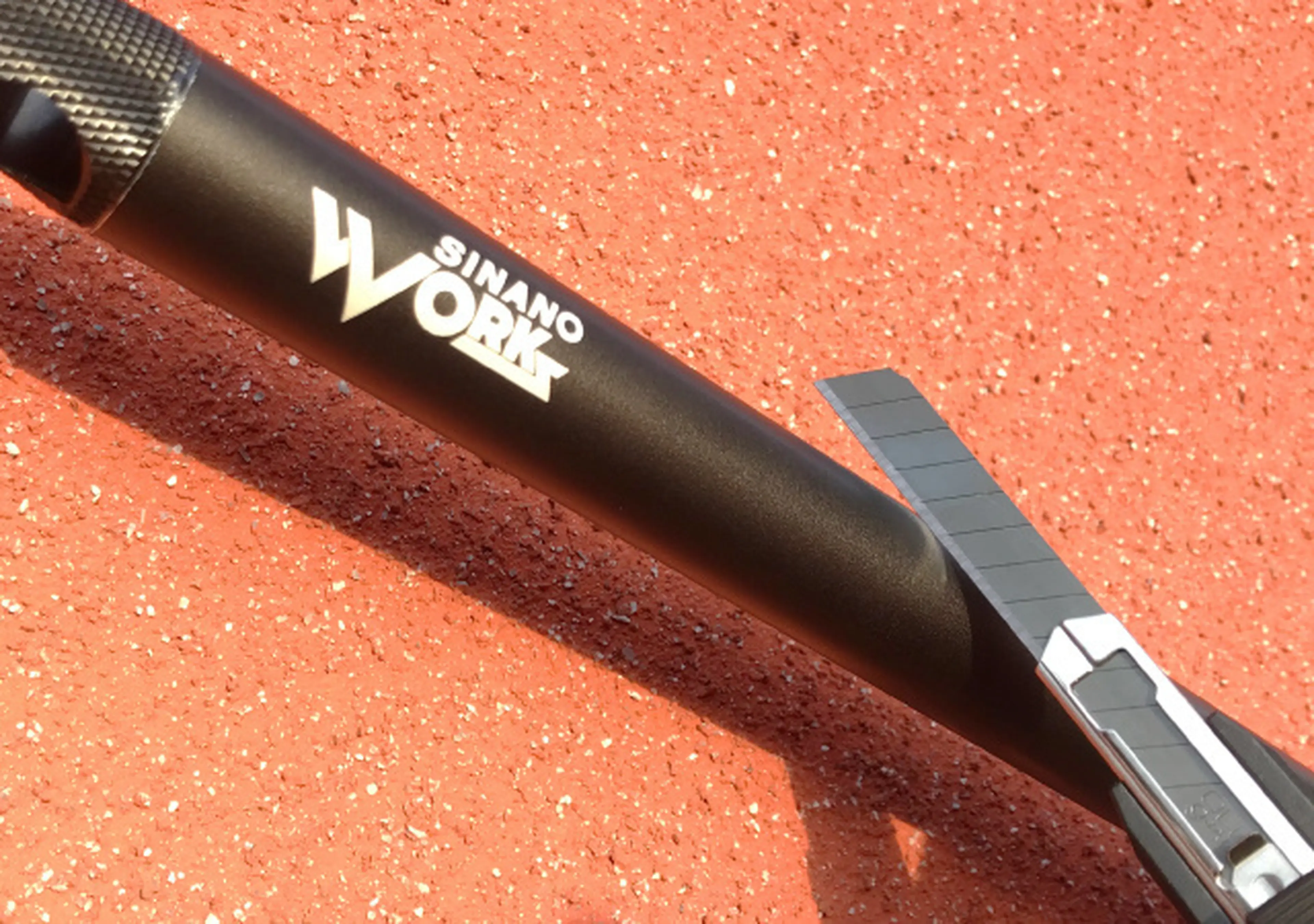 テーブルの脚にもなる優等生！スキー用品の老舗が作るキャンプ用