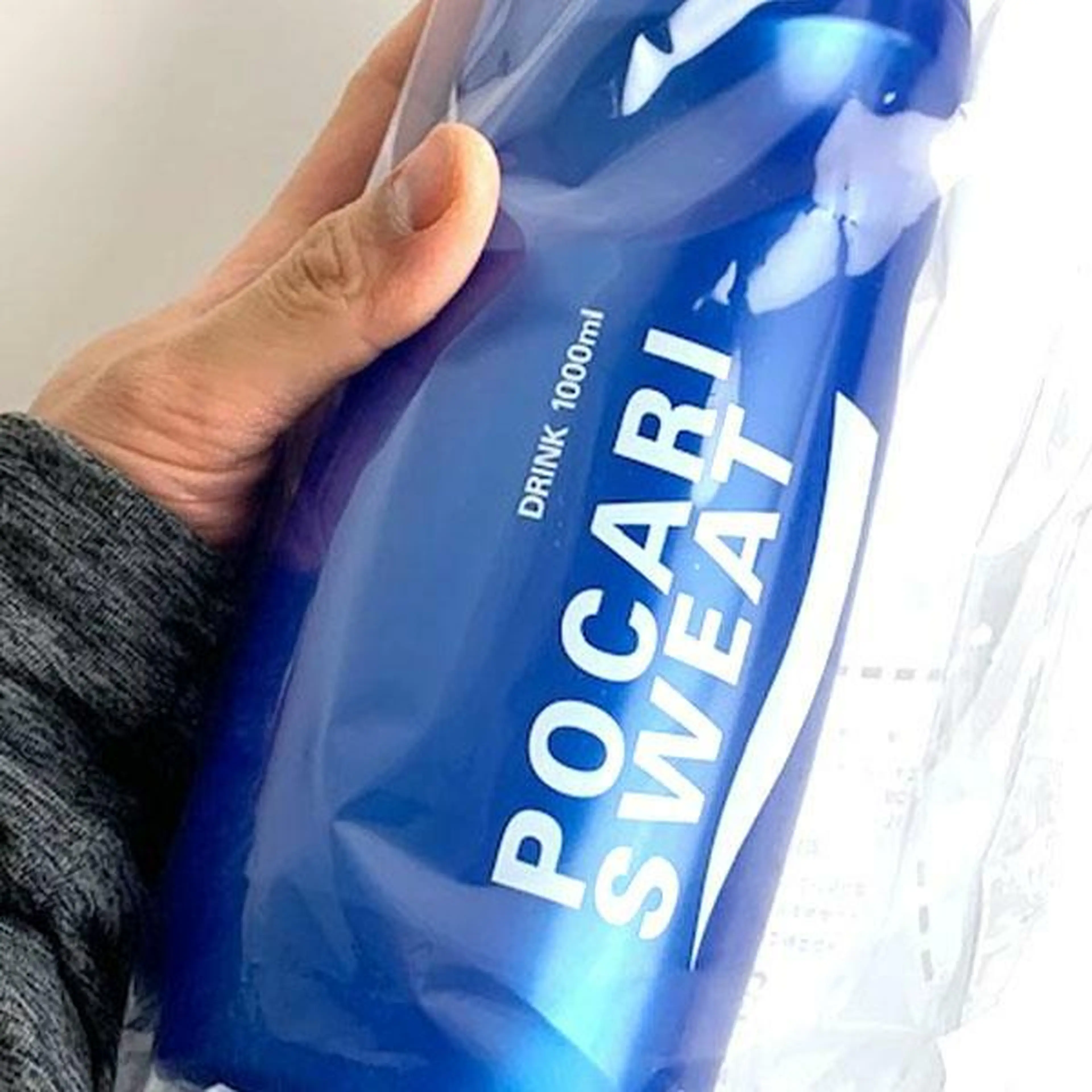 ポカリスエット　スクイズボトル 新品 水筒 ボトル 1lポカリスエットブランド スポドリ スクイズ