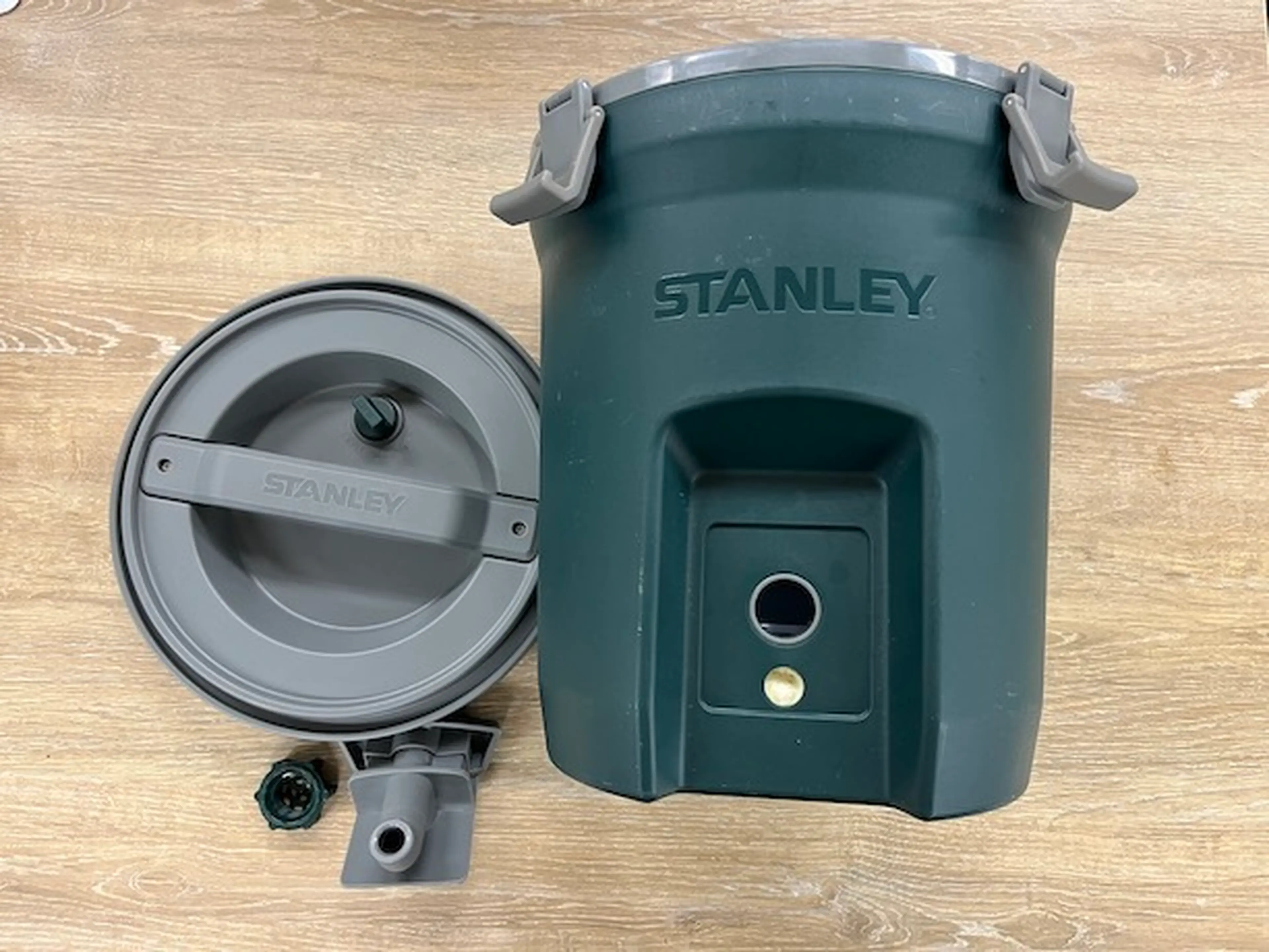 スタンレーのウォータージャグの魅力とは？使ってわかった5つの