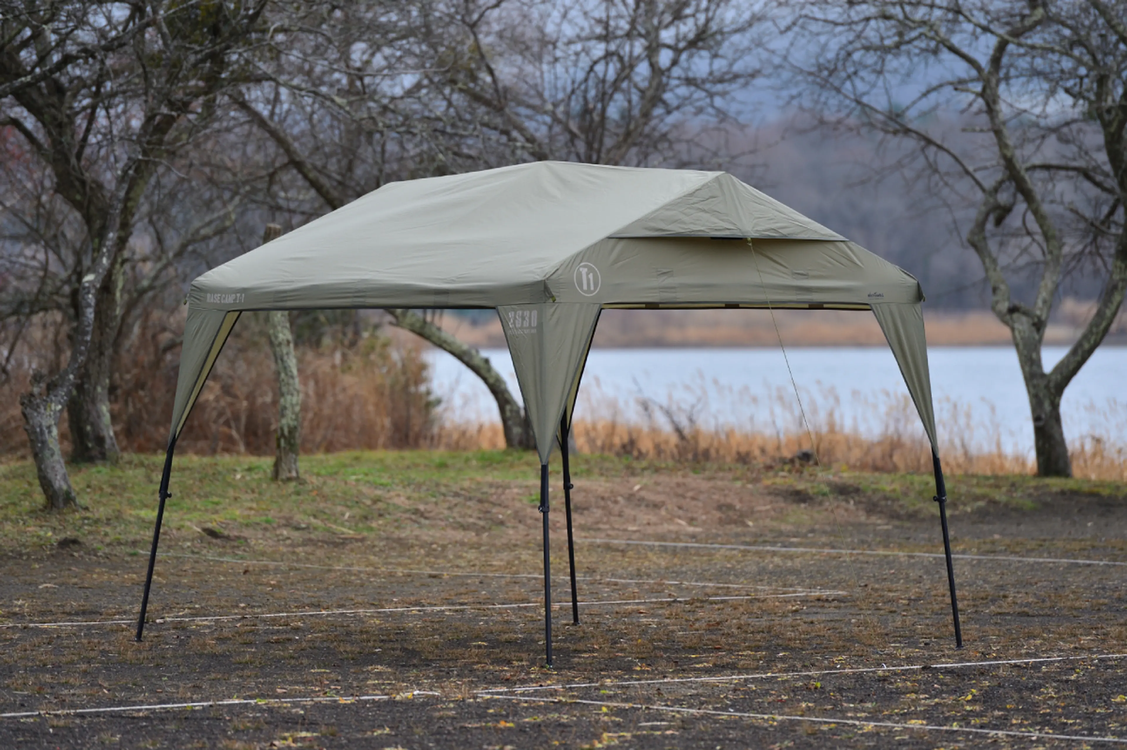 WILD THINGS」の変幻自在なテント＆タープがキャンプシーンに多数登場