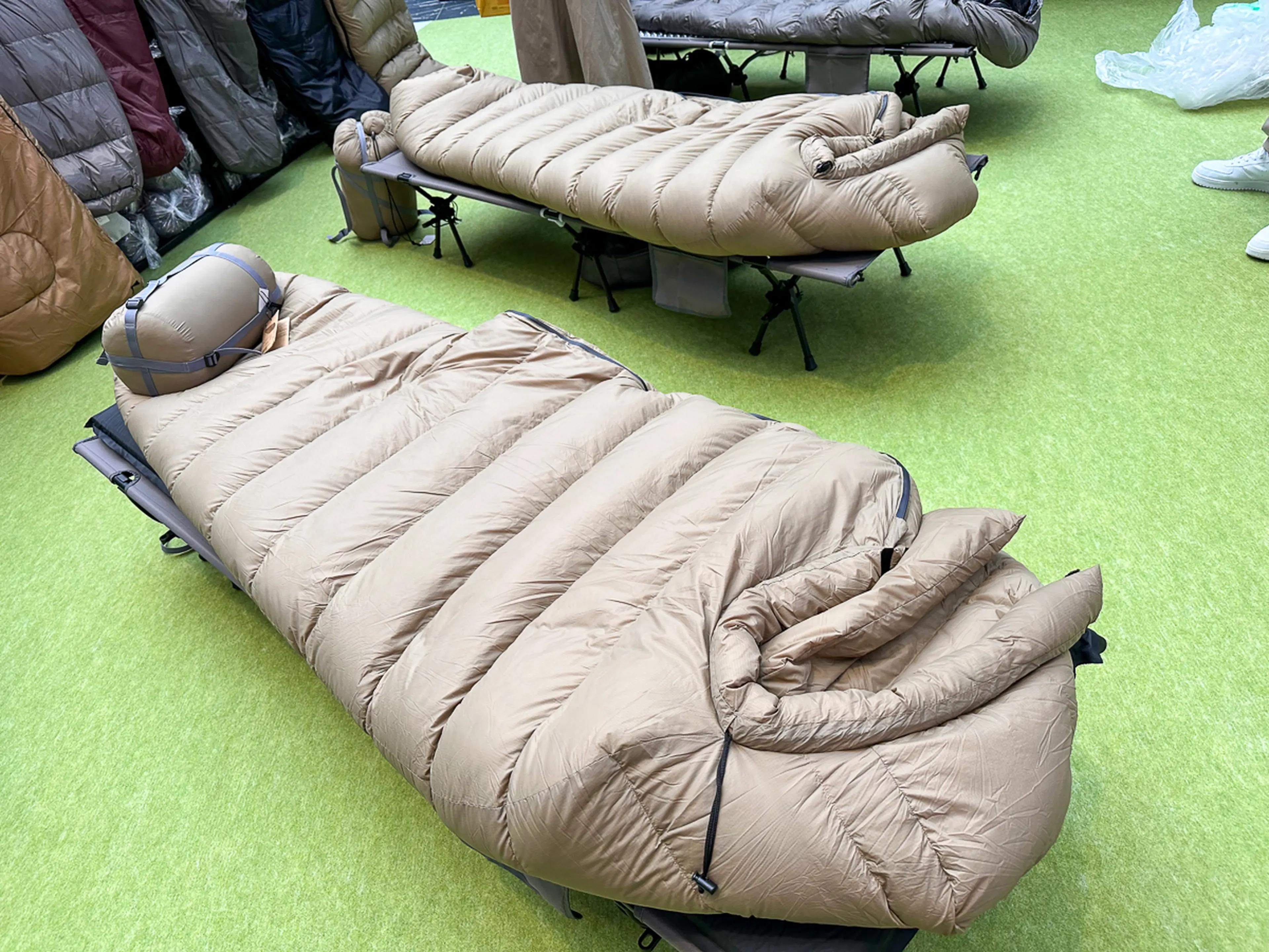 ワークマン新作速報】23年秋冬のキャンプギアをレポート！初の「羽毛