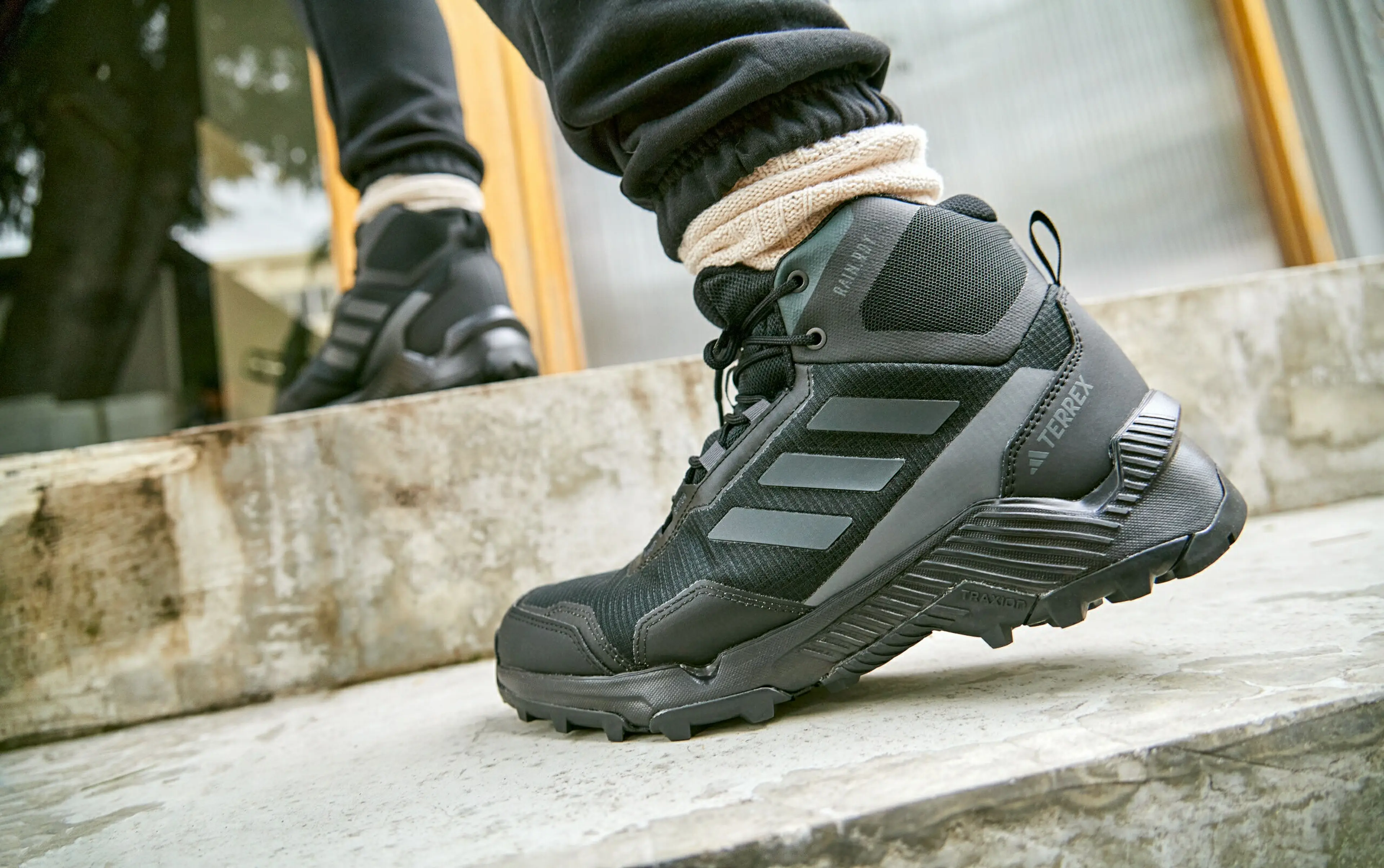 防水登山ハイキングシューズ☆Eastrail 2.0 RAIN.RDY ☆選択２色 Amazon | [アディダス] トレッキングシューズ イーストレイル