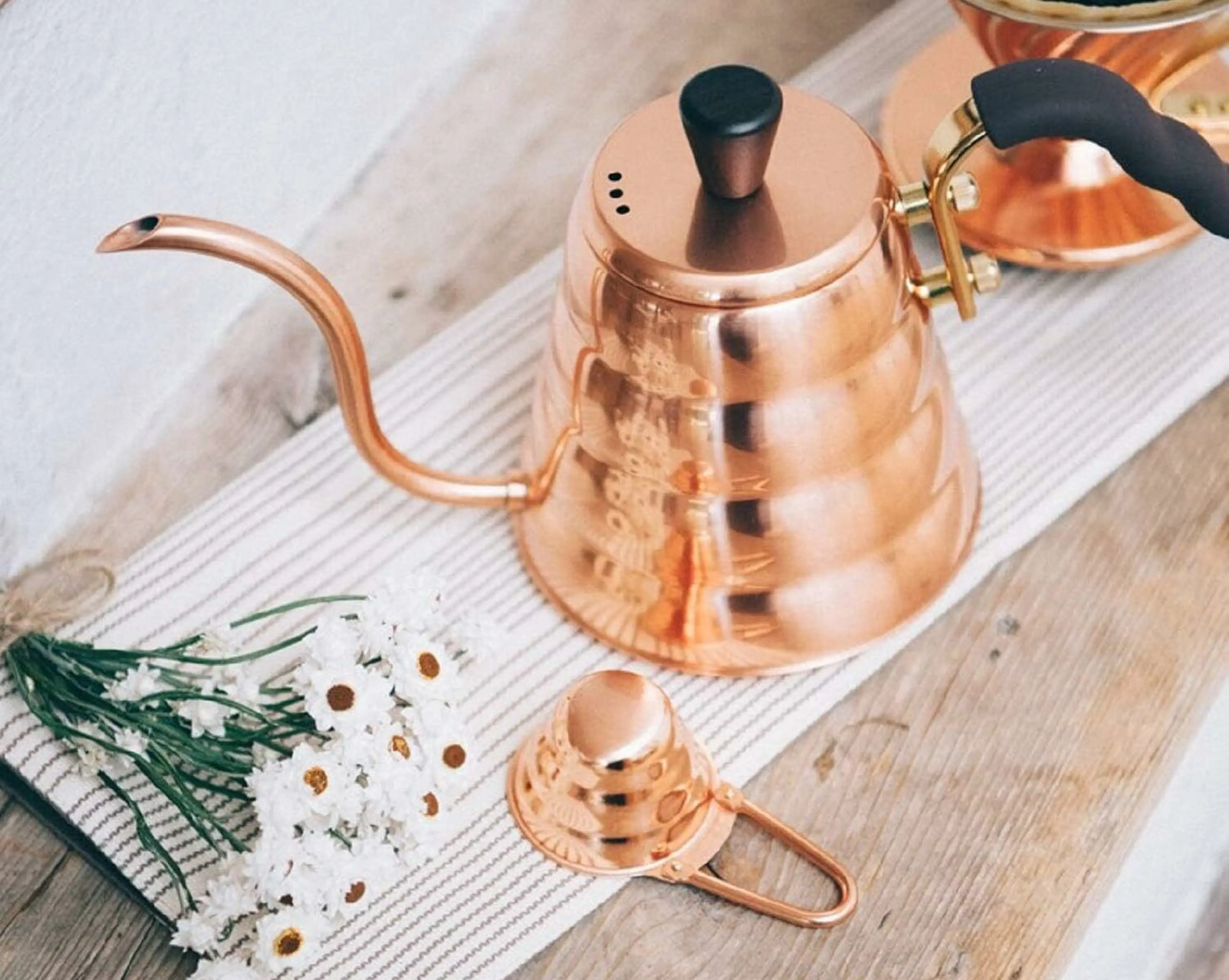 銅製 ケトル 大 焚き火で使えるケトル特集！おしゃれ＆タフでキャンプ