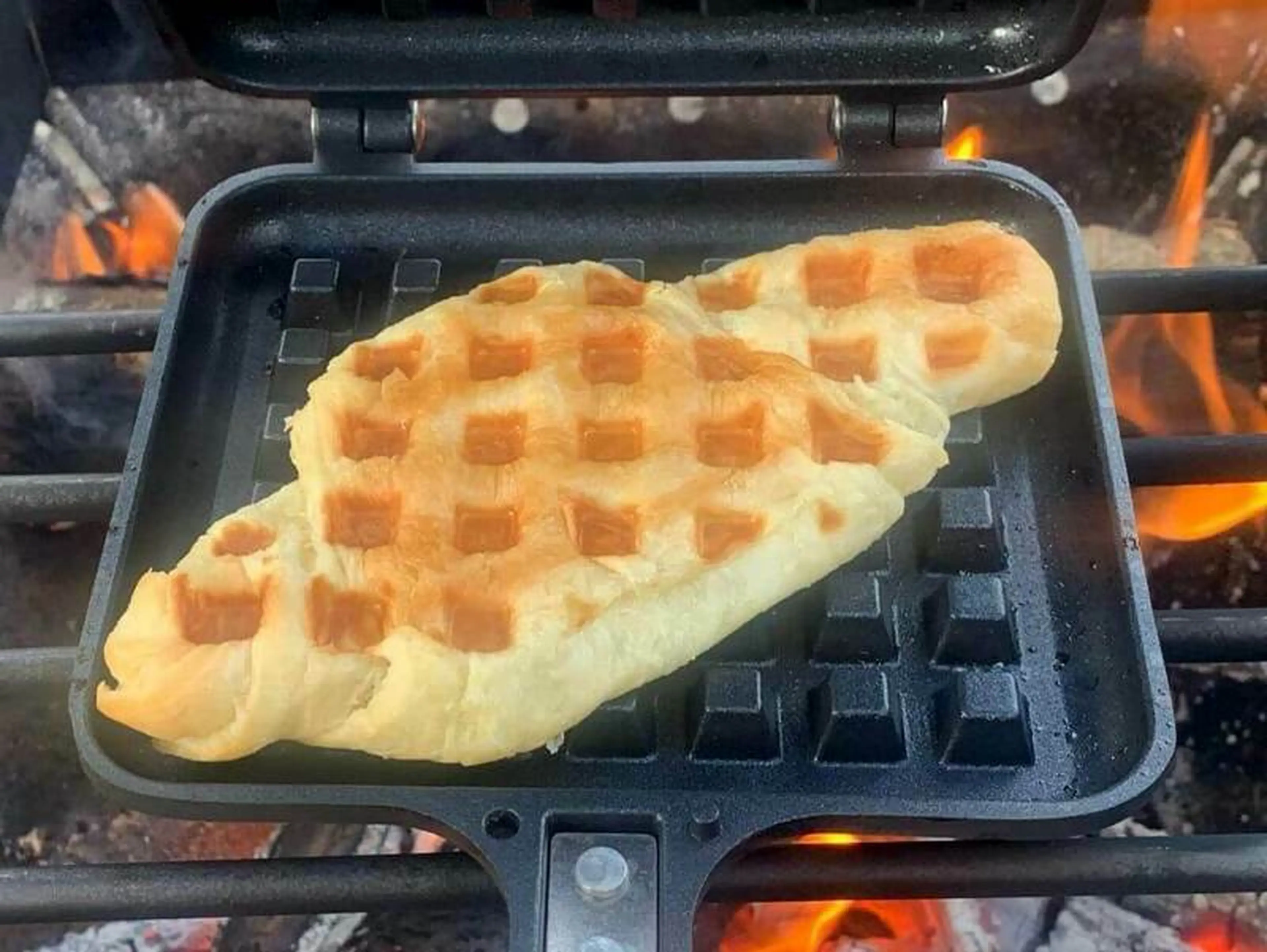 ダイソーの「ワッフルメーカー」が王道にして神アイテムでした【100均