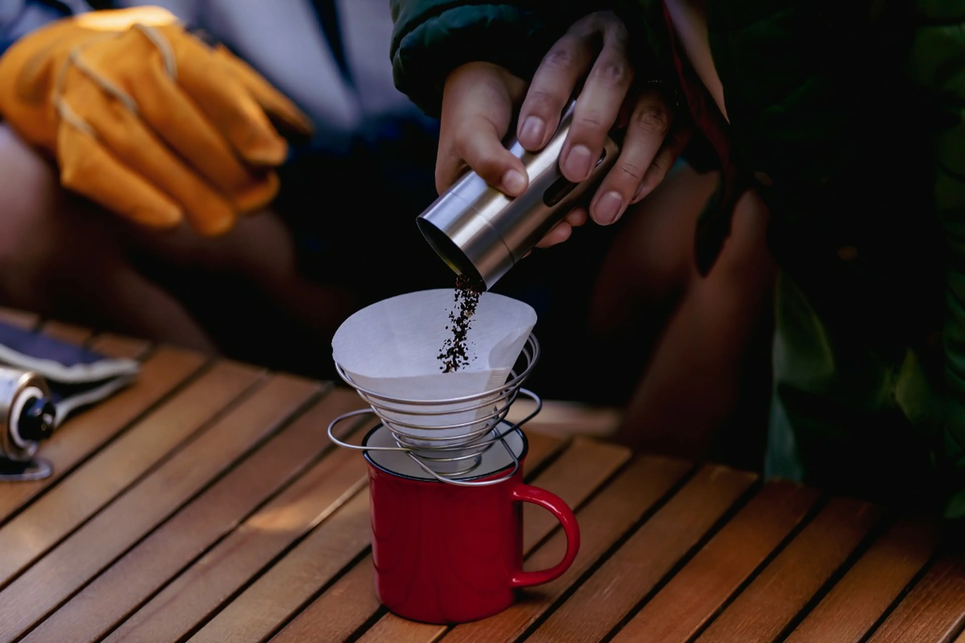 スノーピークのコーヒーミルがキャンプで大活躍！魅力・使い方・洗い方