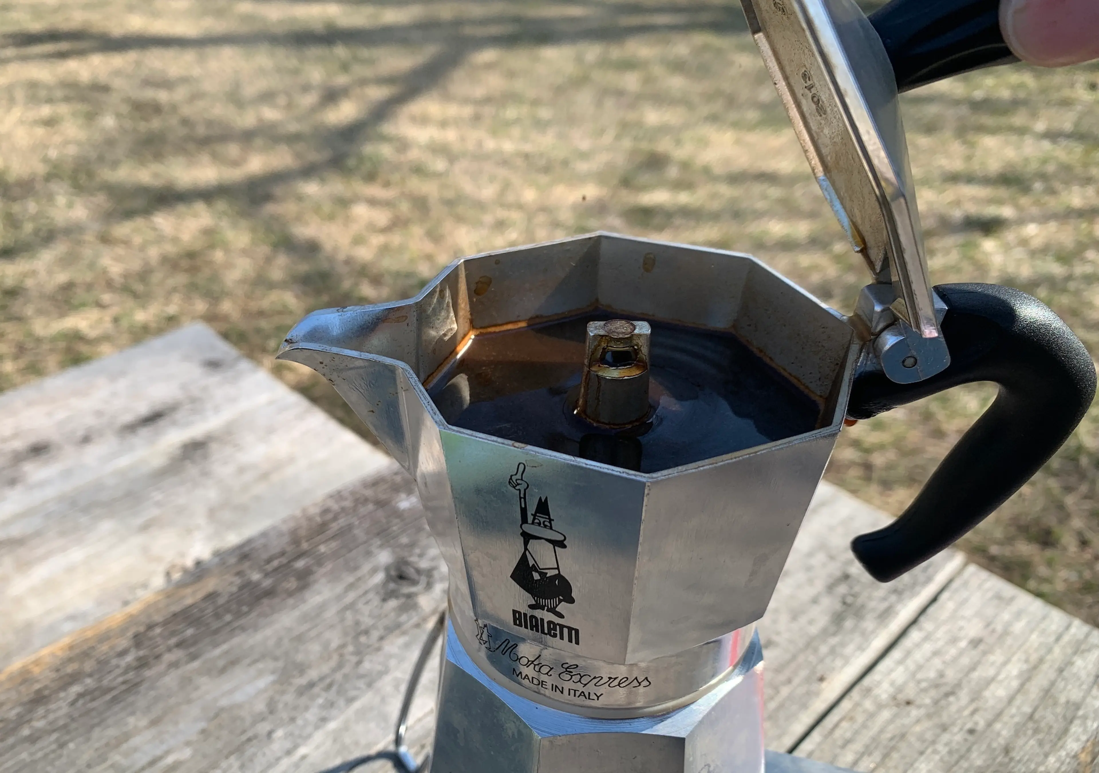 マキネッタでキャンプのコーヒータイムが充実！ビアレッティの「モカ