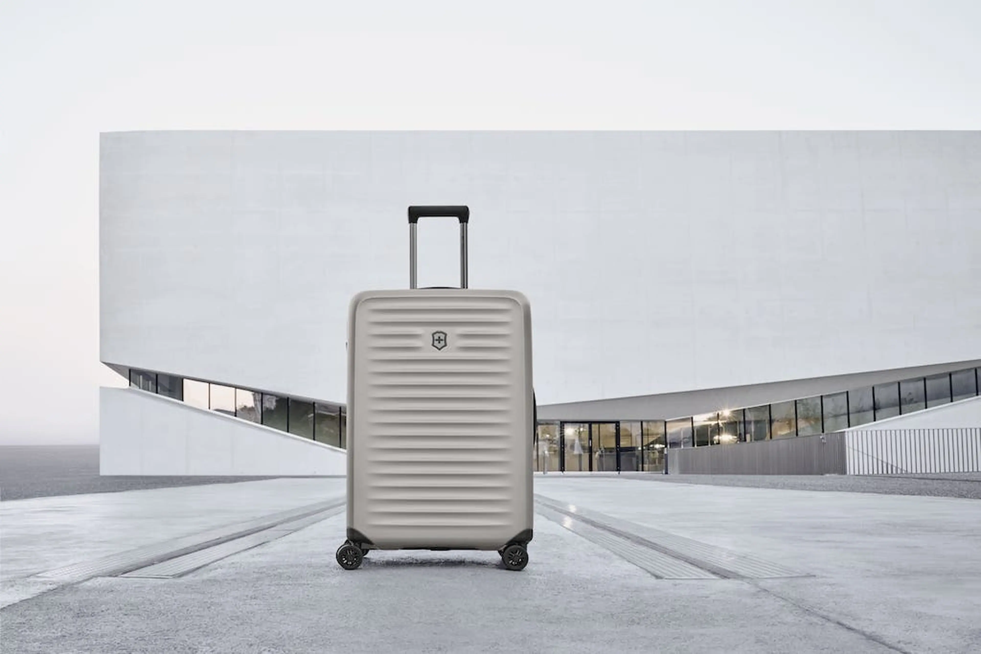 ビクトリノックスのスーツケース・バッグ5選！社員一押しの旅行・出張