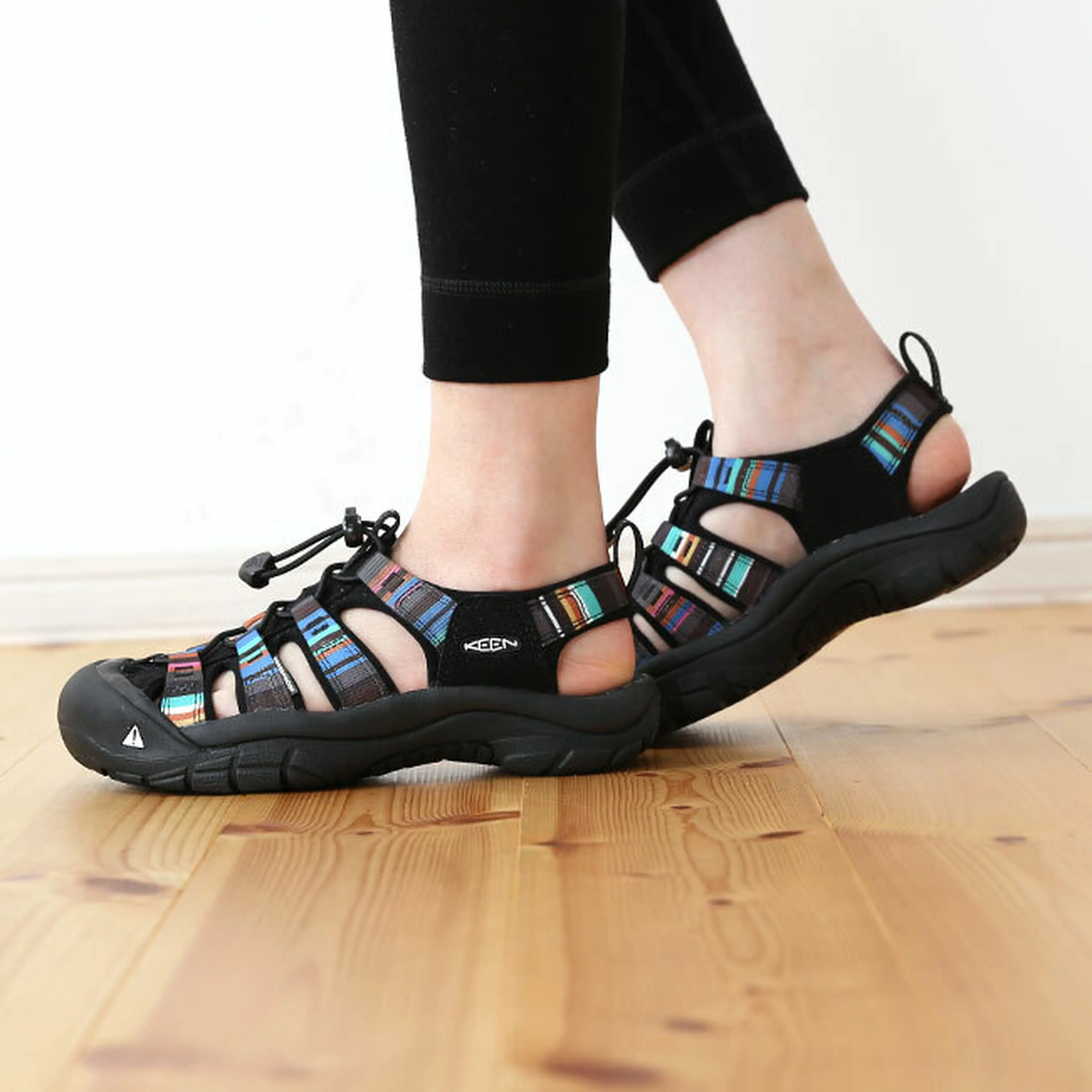 KEEN キーン ユニーク サンダル ブラック編み込みサンダル28cm