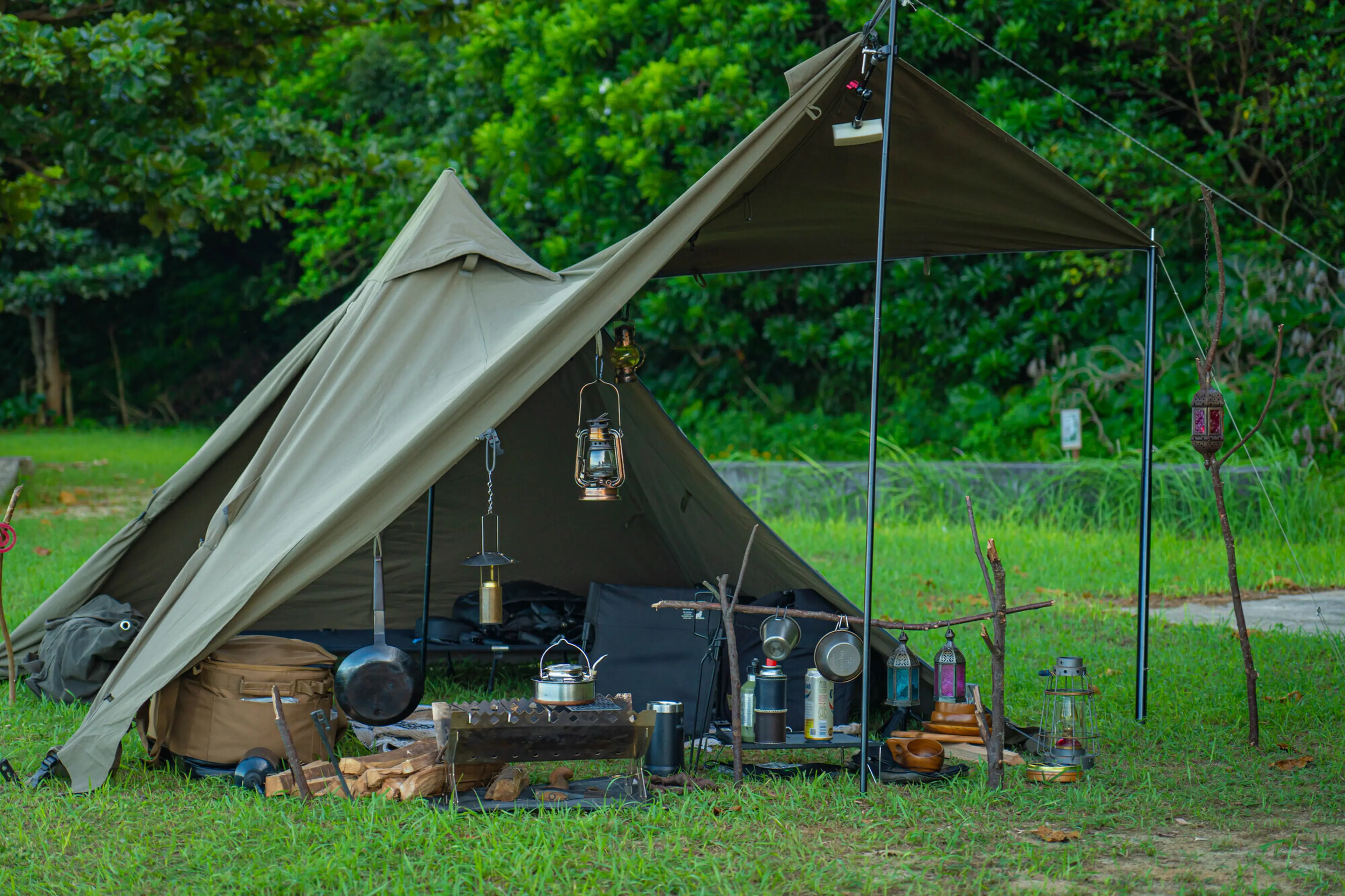 簡単設営 テント ワンタッチテントならコレ！お手軽な簡単設営テントをソロから大型まで