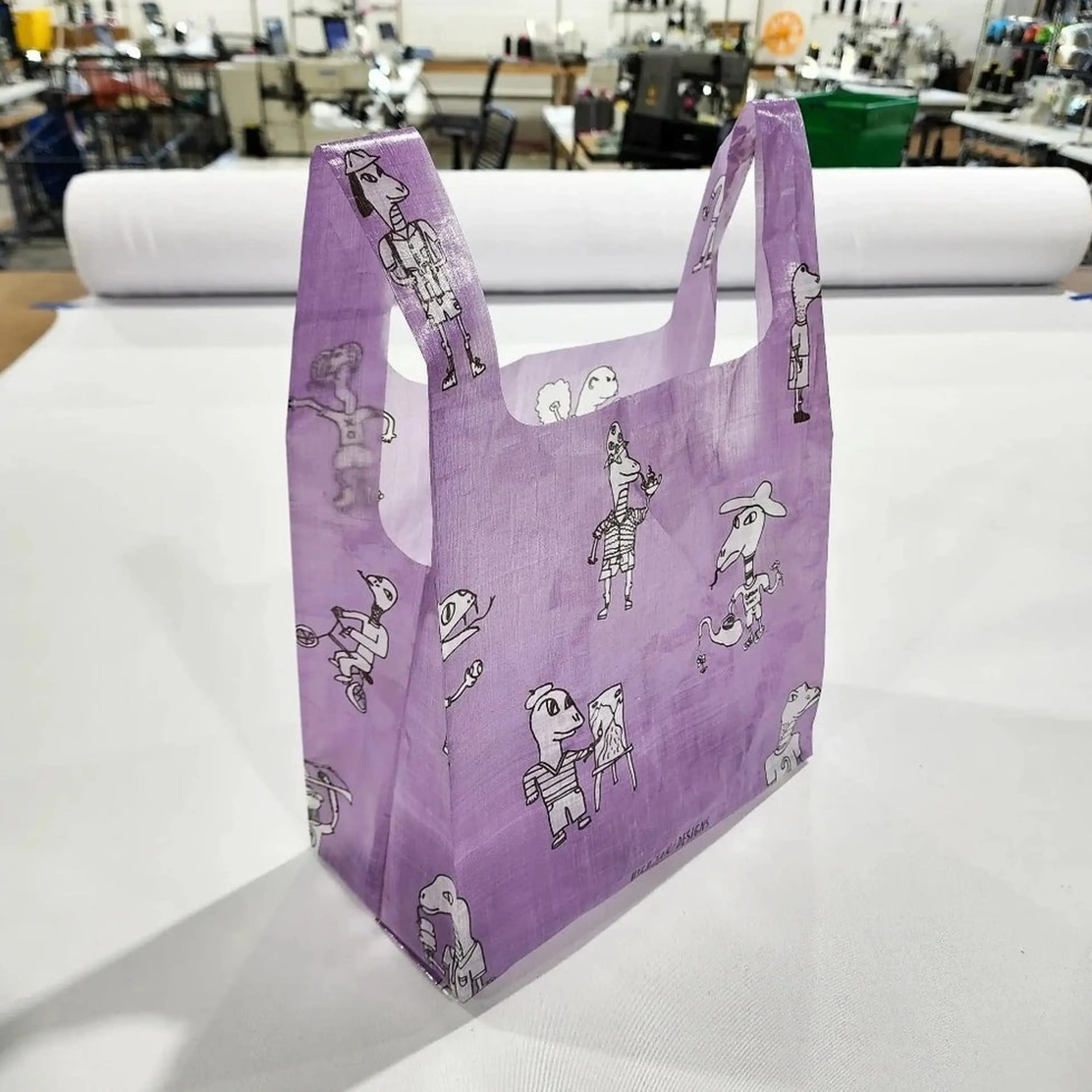 ◾️美品◾️マタニティオーバーオール　L キャンプ　アウトドア となりのまきちゃん（カーキ） LX1-453 - DOD（ディーオーディー