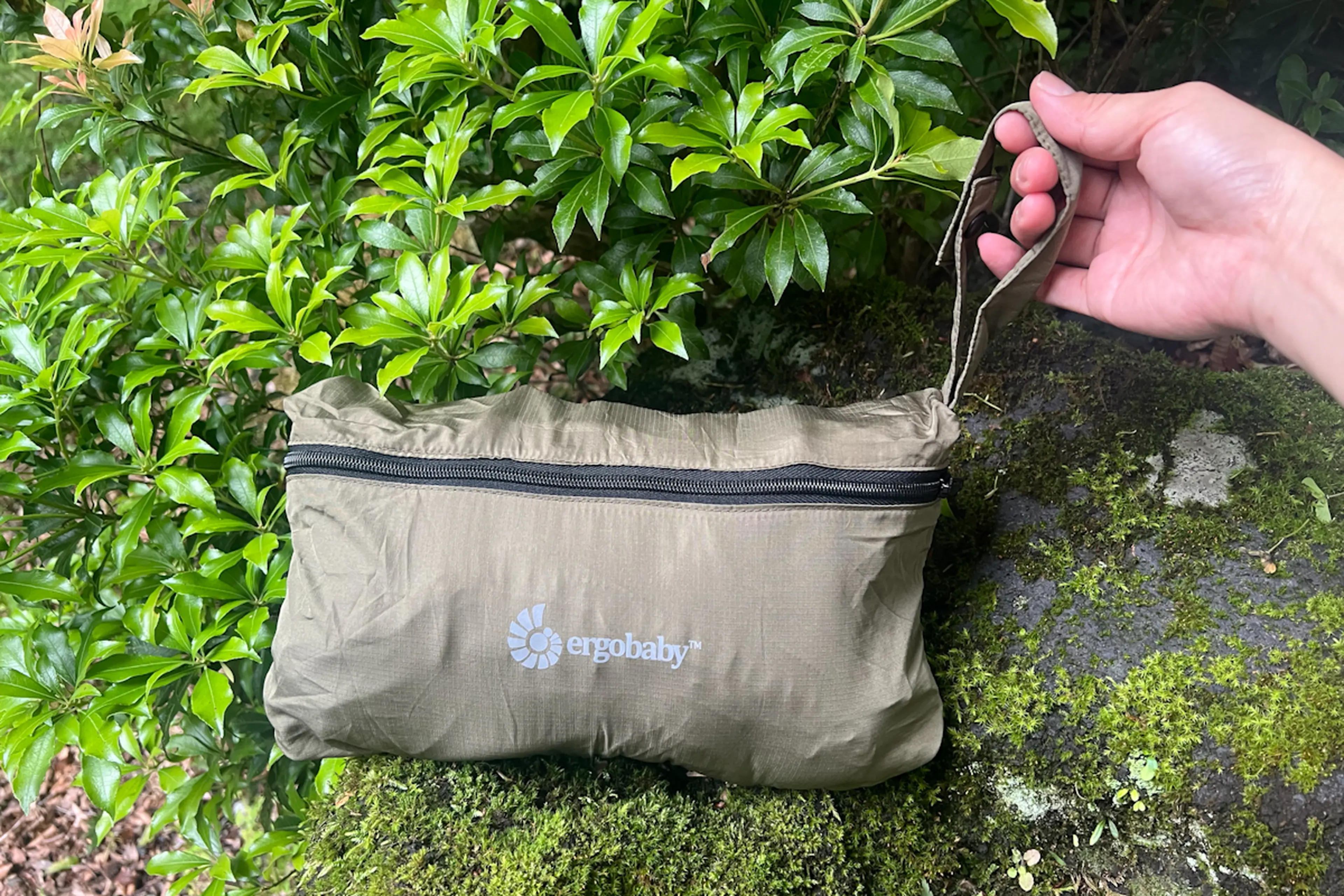キャンパーにおすすめ抱っこひも！エルゴベビーの「AWAY」 | キャンプ 