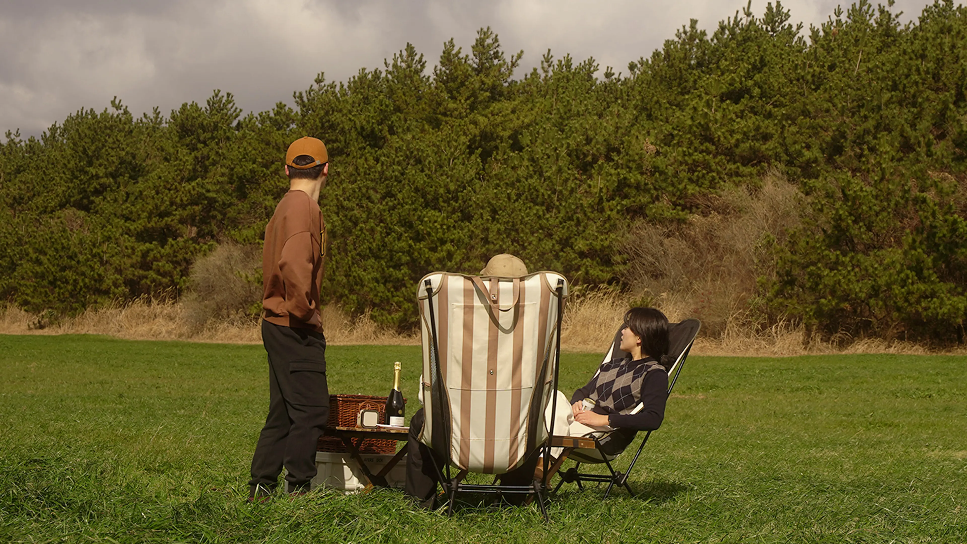 こんなの待ってた！バッグにもなる革新的「アウトドアチェア