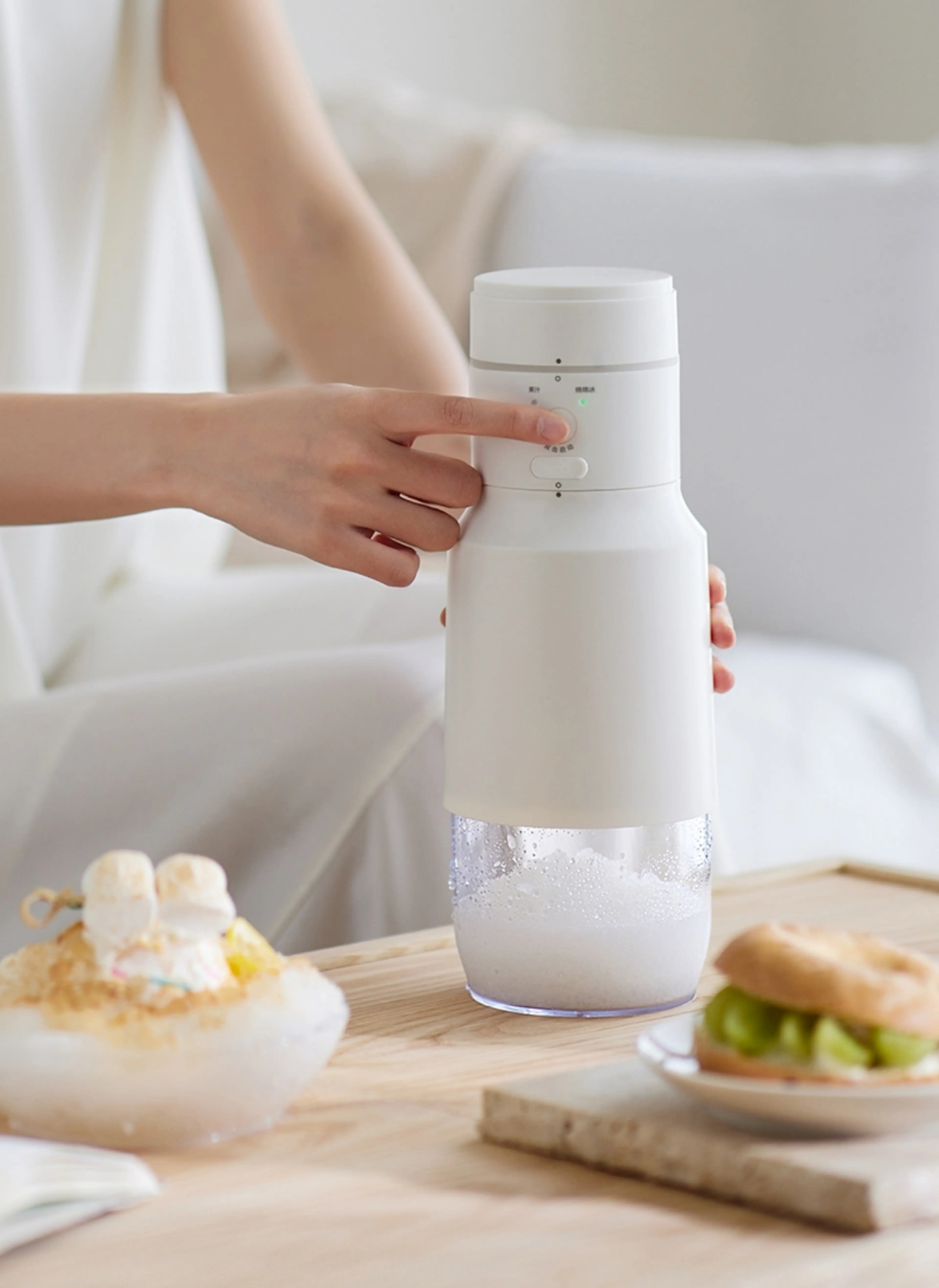 多機能ワイヤレスジューサー&かき氷機 2秒で完成！？ジューサーと一体化の「ワイヤレスかき氷機」登場