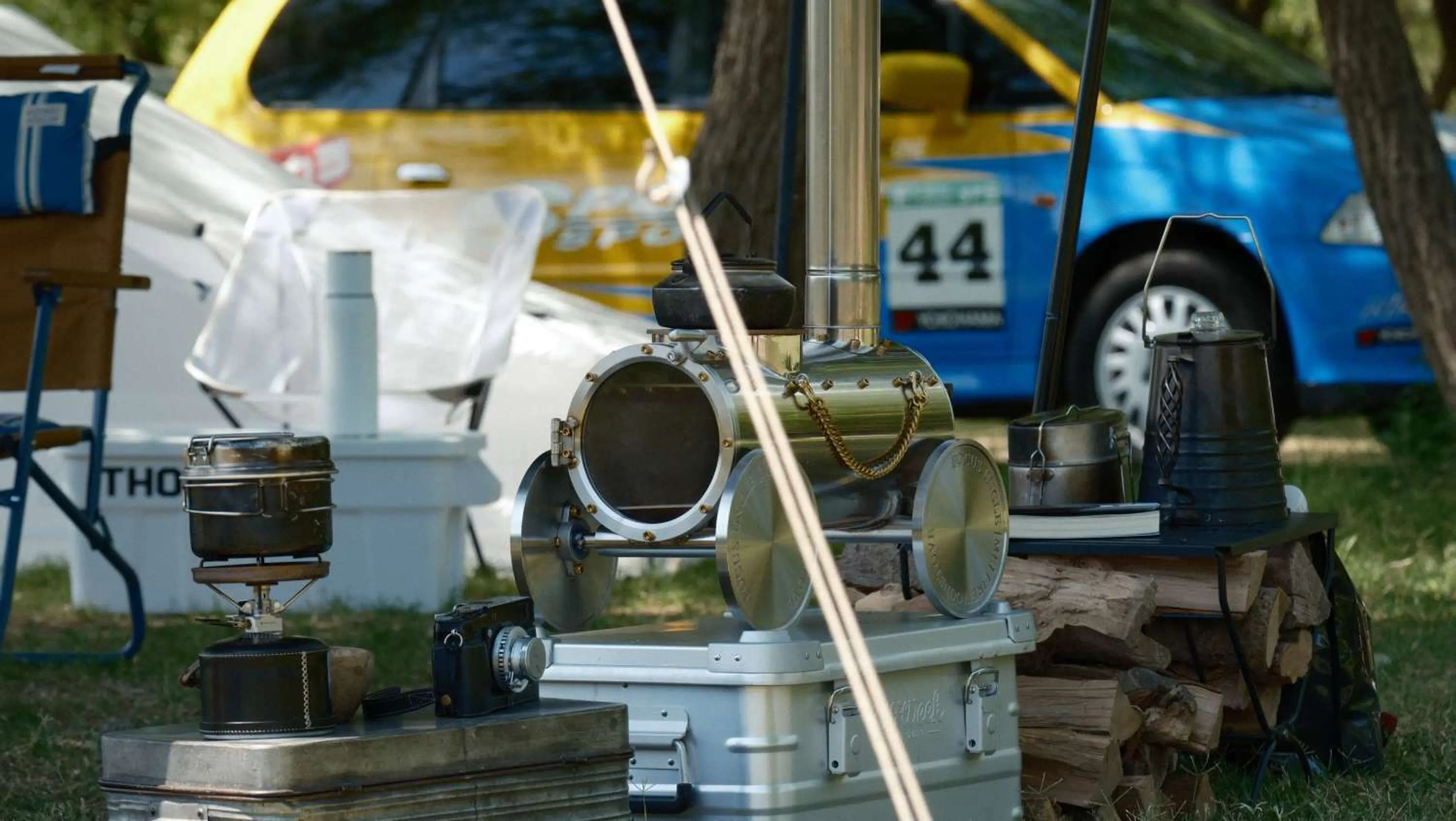 まるで蒸気機関車！？「かわいすぎる」究極の“薪ストーブ”新登場