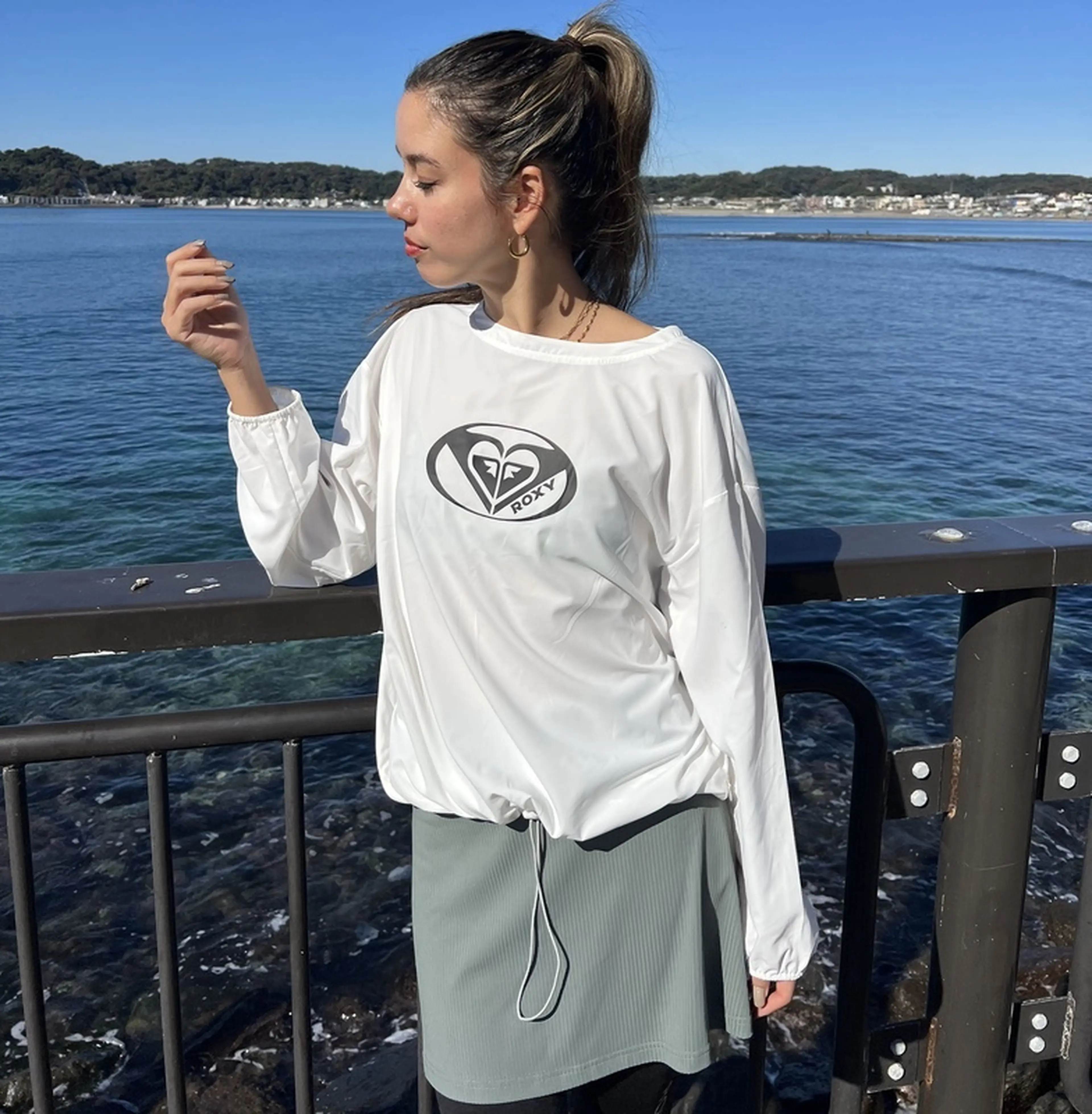 梨花様　新品　タグ付き　ロキシー　水着　ラッシュガード 新品 ロキシー ビキニ 梨花様 新品 タグ付き ロキシー 水着