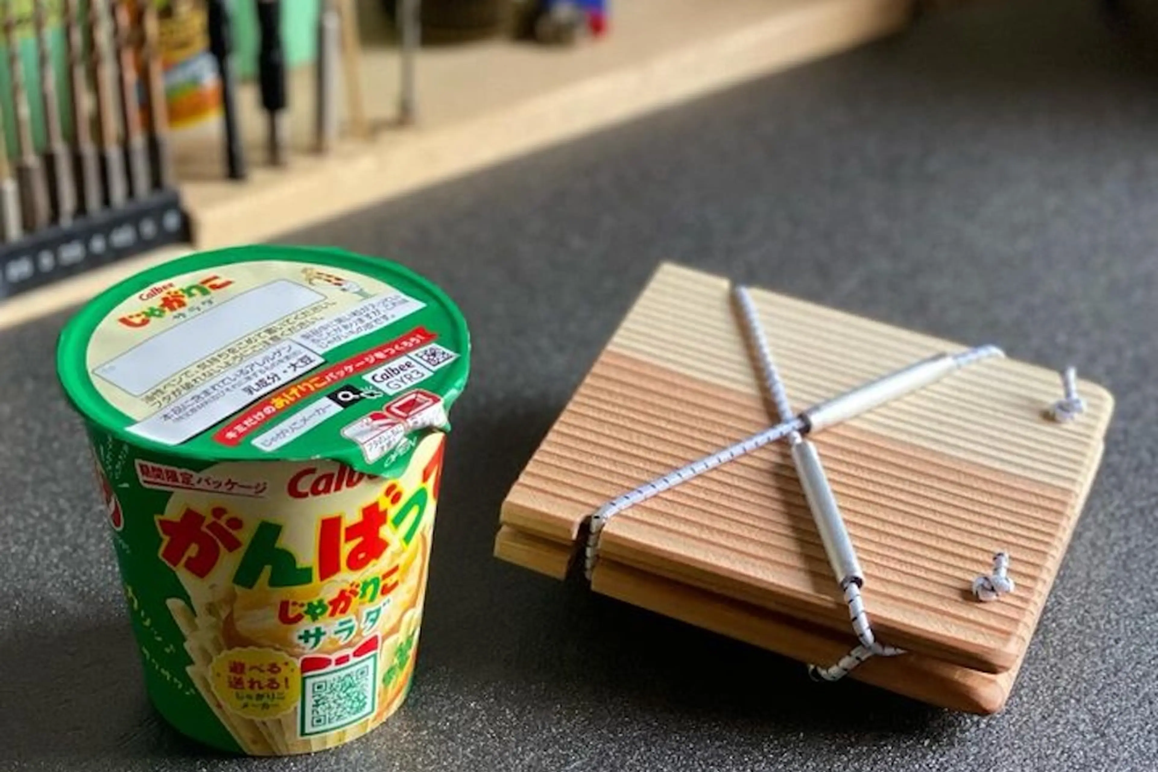 海外ハイカーにも大人気！即完売のULミニテーブル仕入れちゃいました