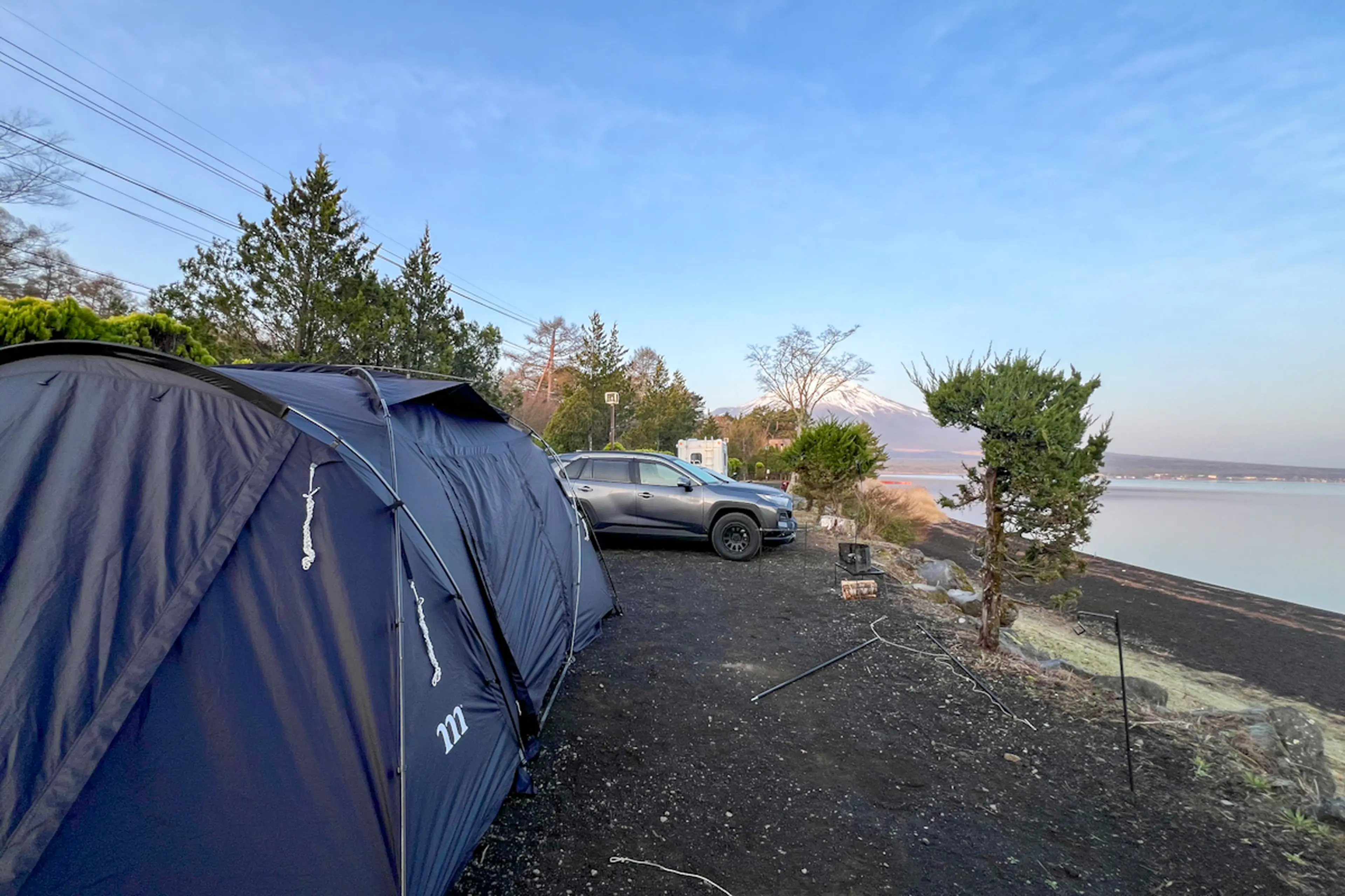 湖畔 山中湖畔で富士山が見えるキャンプ場「the 508」 | キャンプ