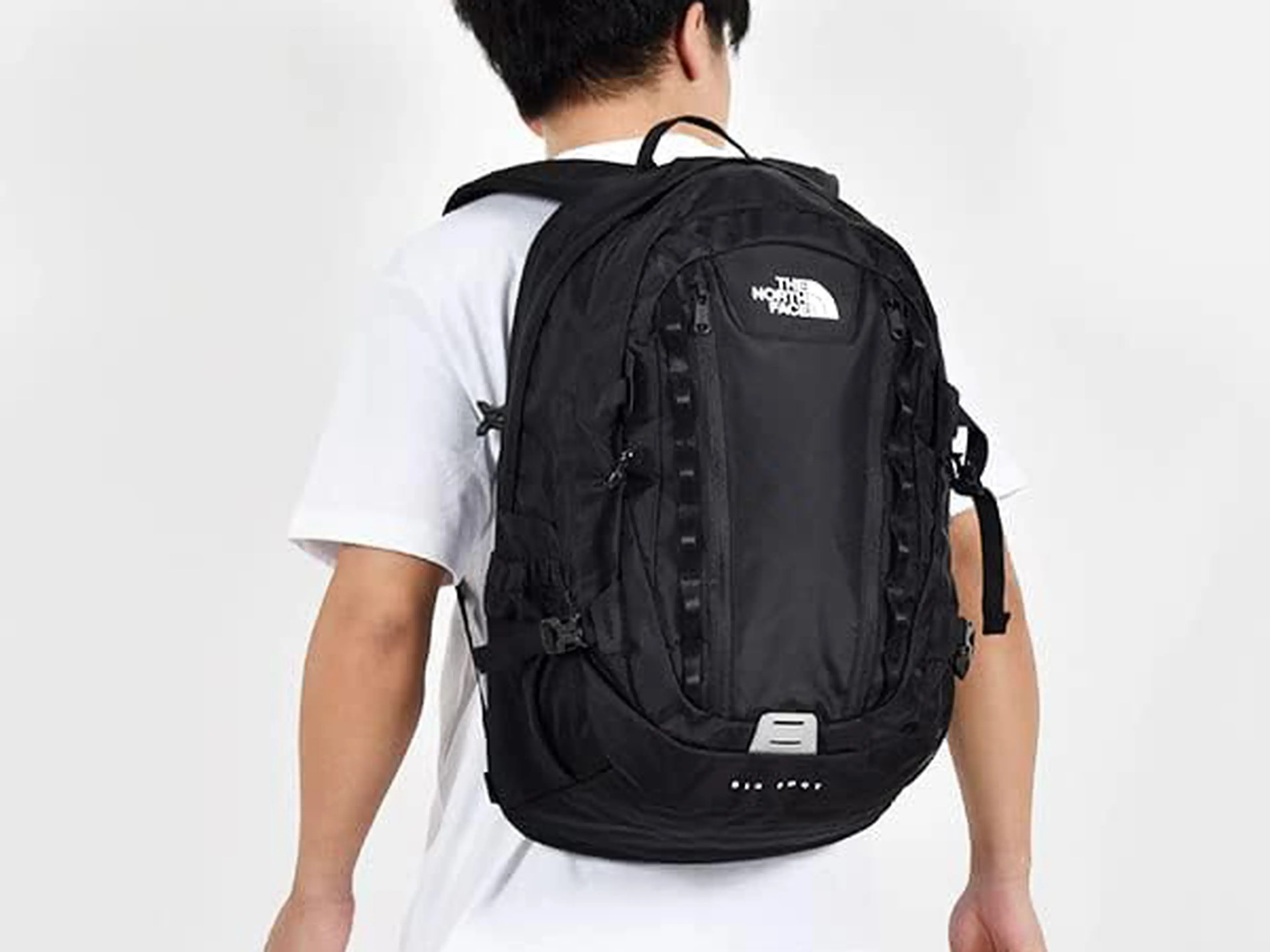 ザ・ノース・フェイスのホットショットがおしゃれ！男性にも女性にも