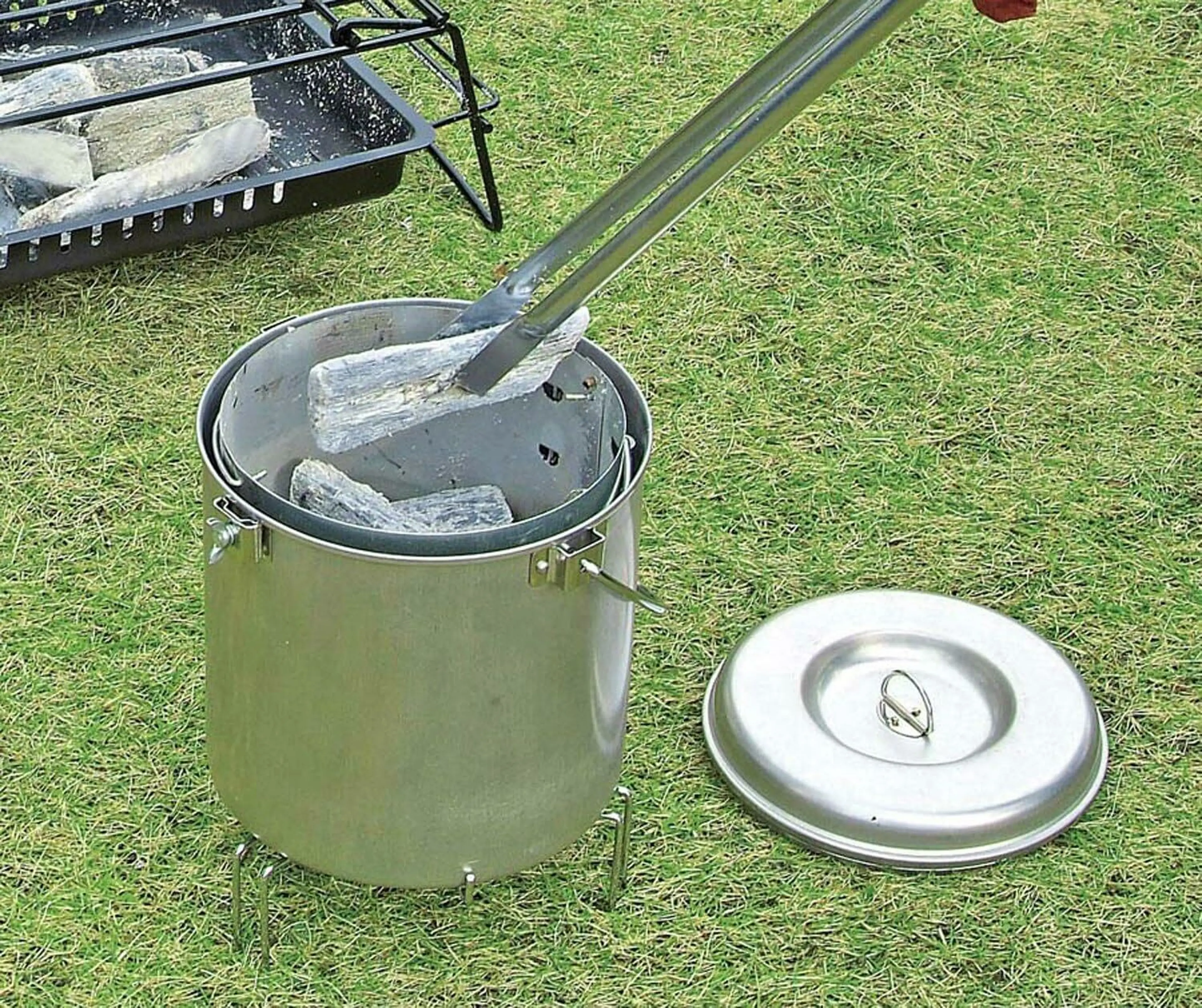 火消し壺のおすすめ15選！間違えない使い方と選び方も紹介 | キャンプ