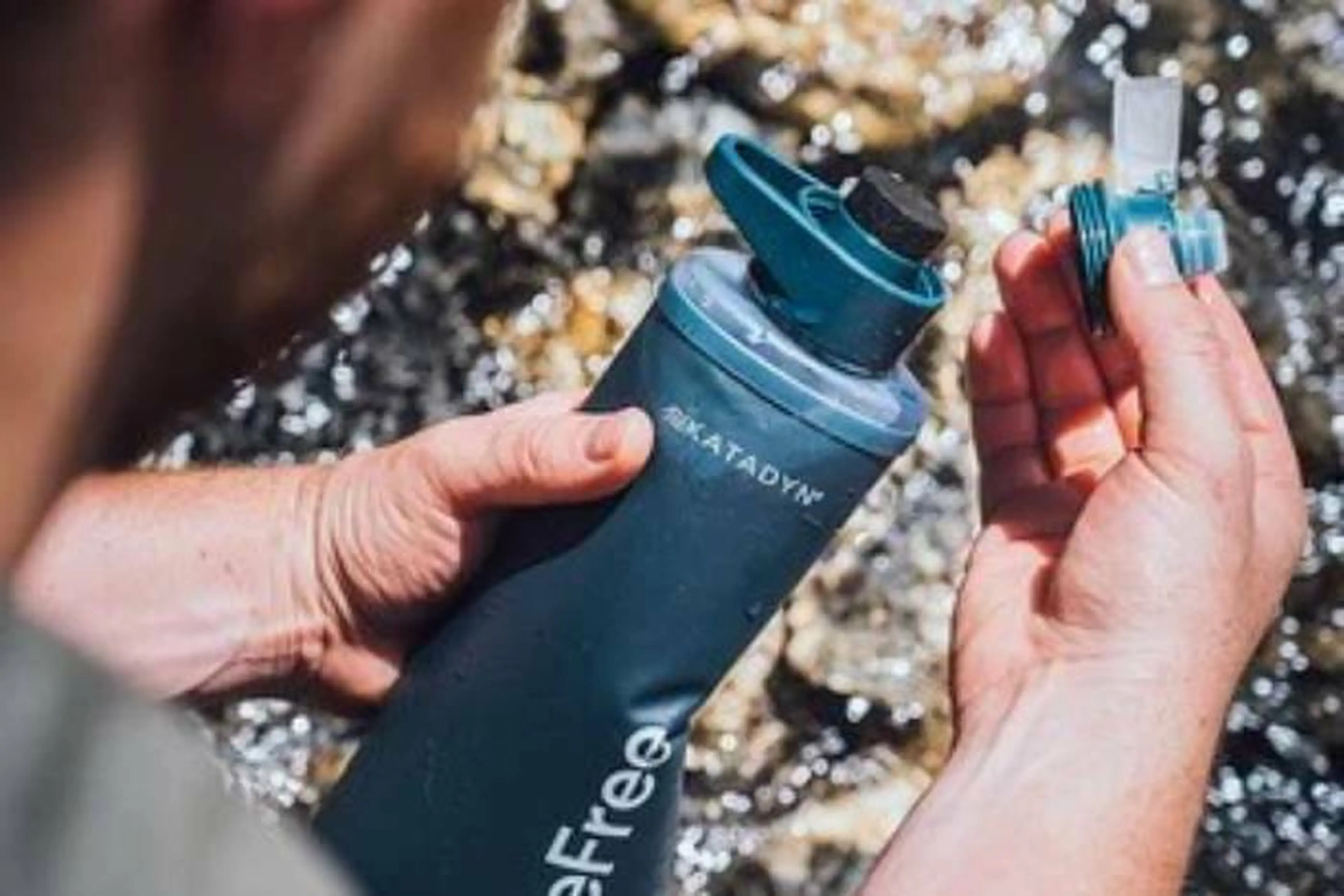 えっ、水がうまい！】活性炭でにおいも味もクリアに！ハイカー待望の