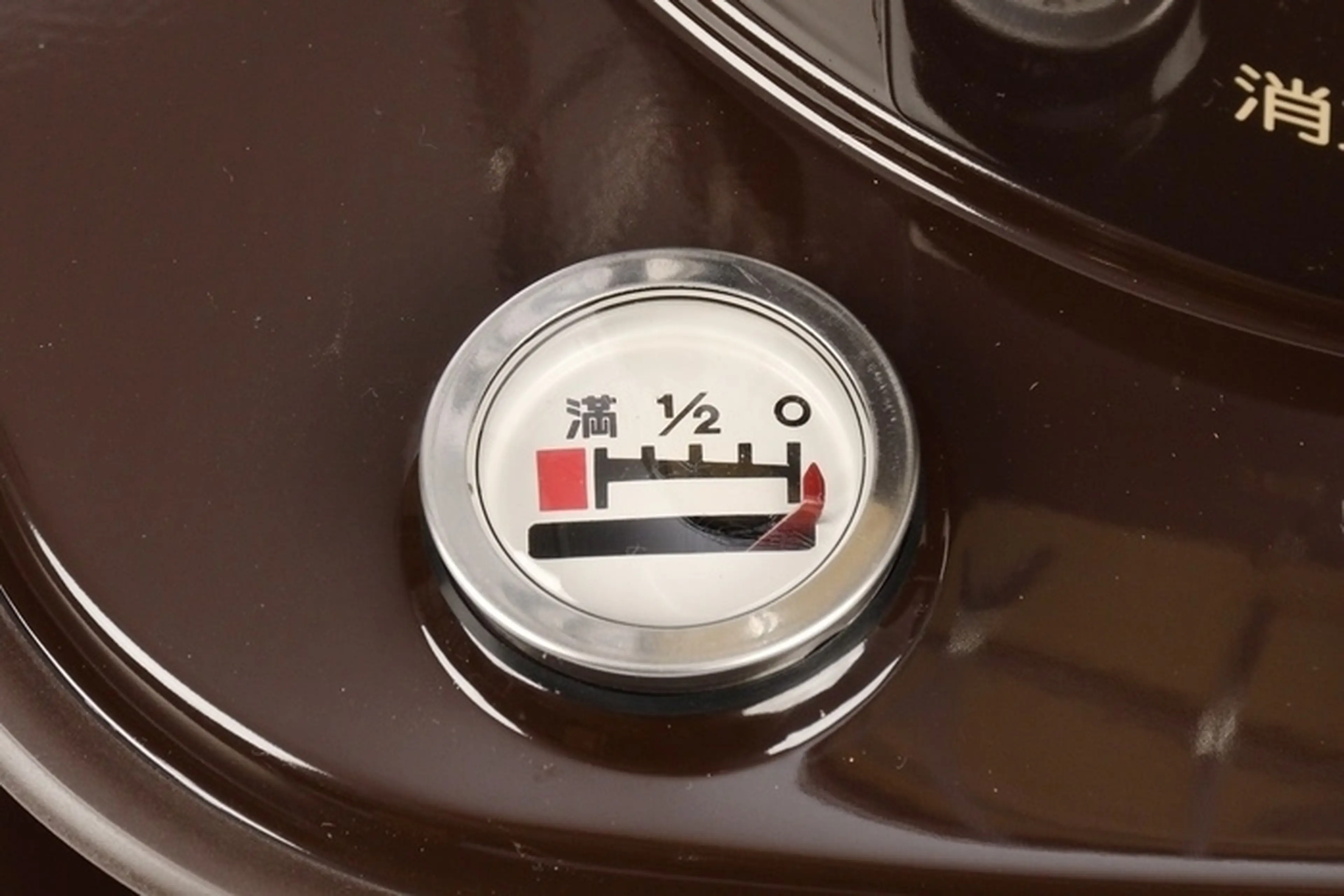 油量計で灯油残量を簡単にチェック可能