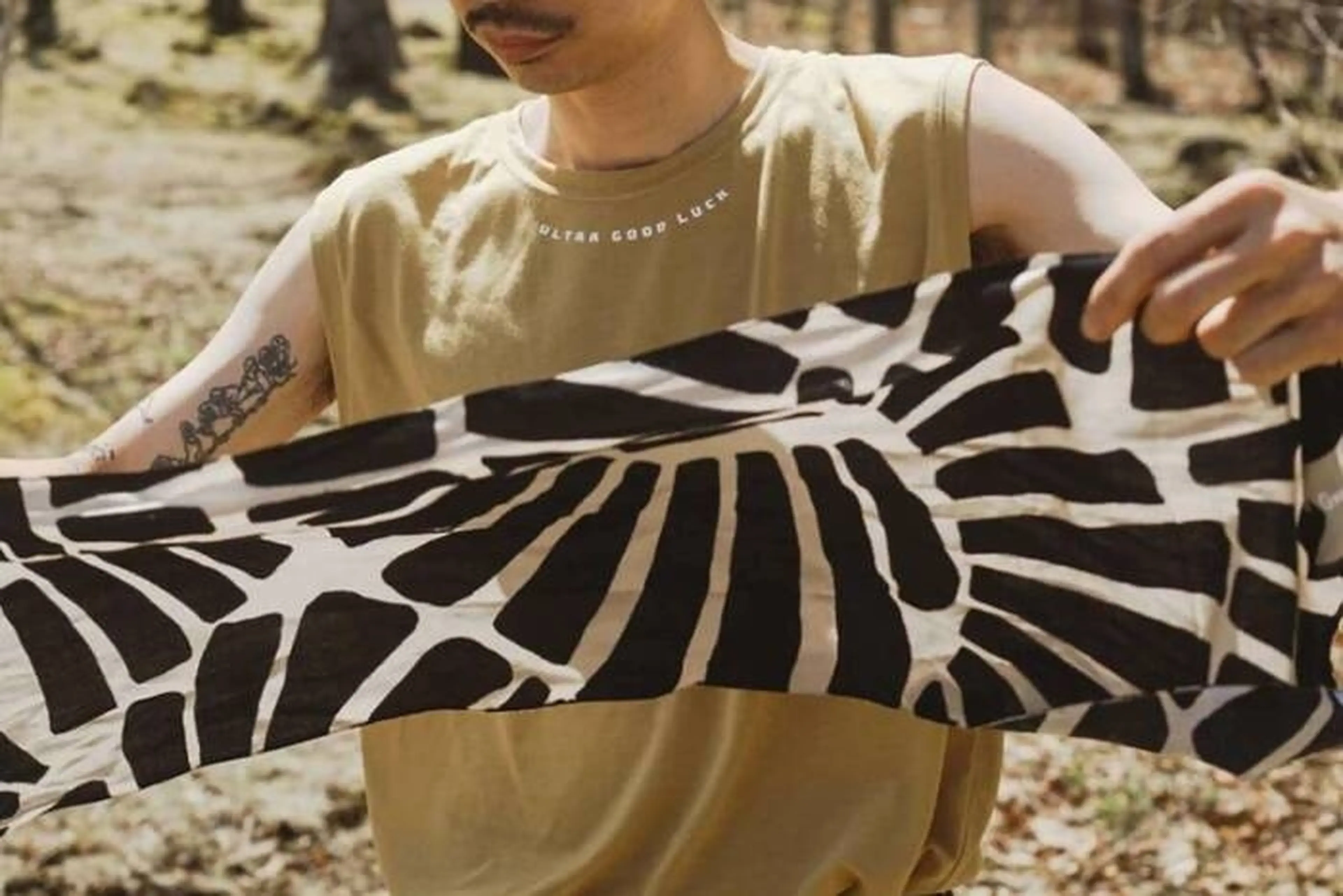 ULTRA GOOD LUCKの旅のてぬぐい / 葉