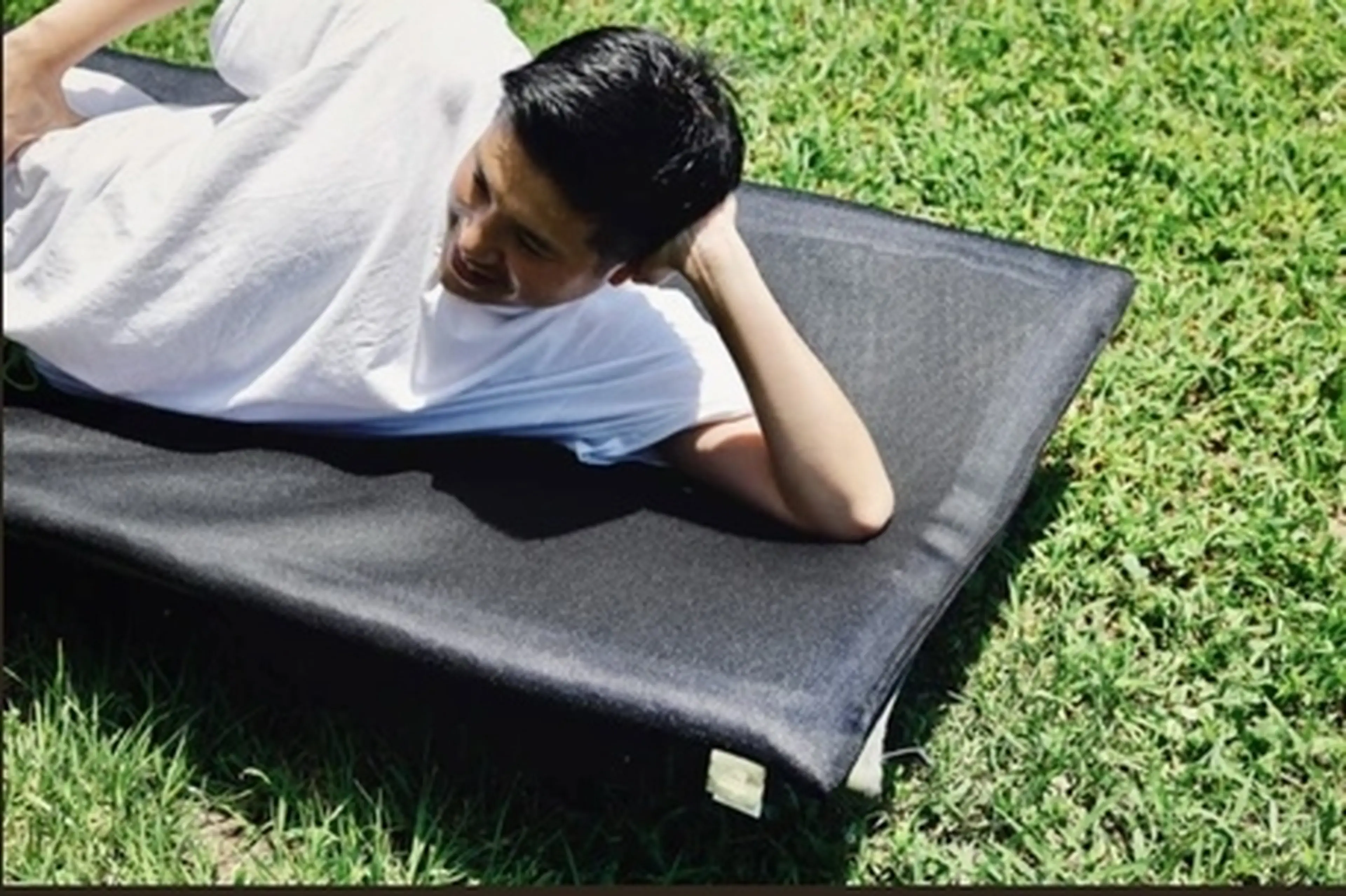 キャンプでよく眠れない人へ。布団メーカーの答えがこれだった【目利きのキャンプギア】