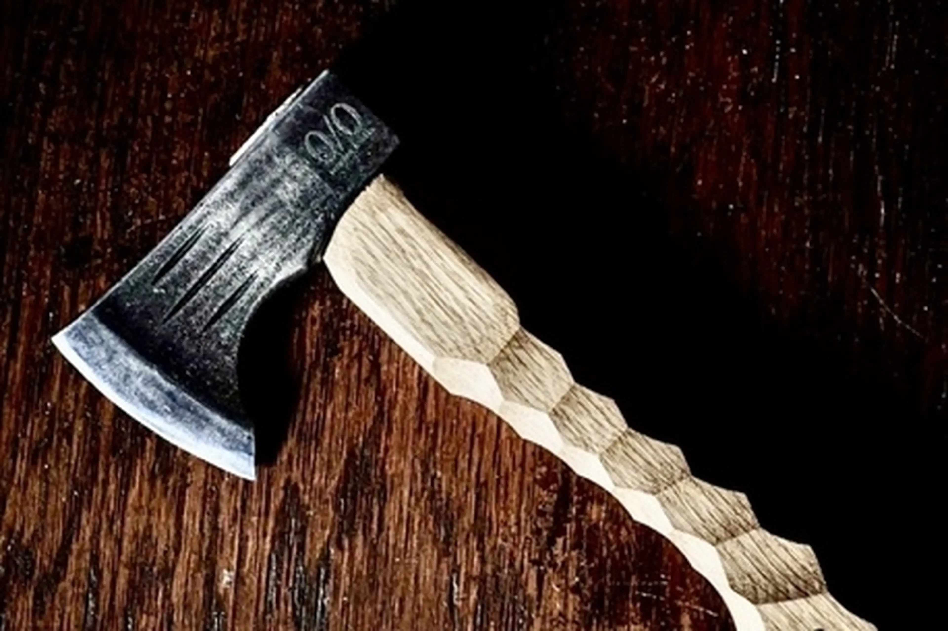 neru design worksが作ると、斧までこうなる。「Ono kezuru」の完成度がすごかった