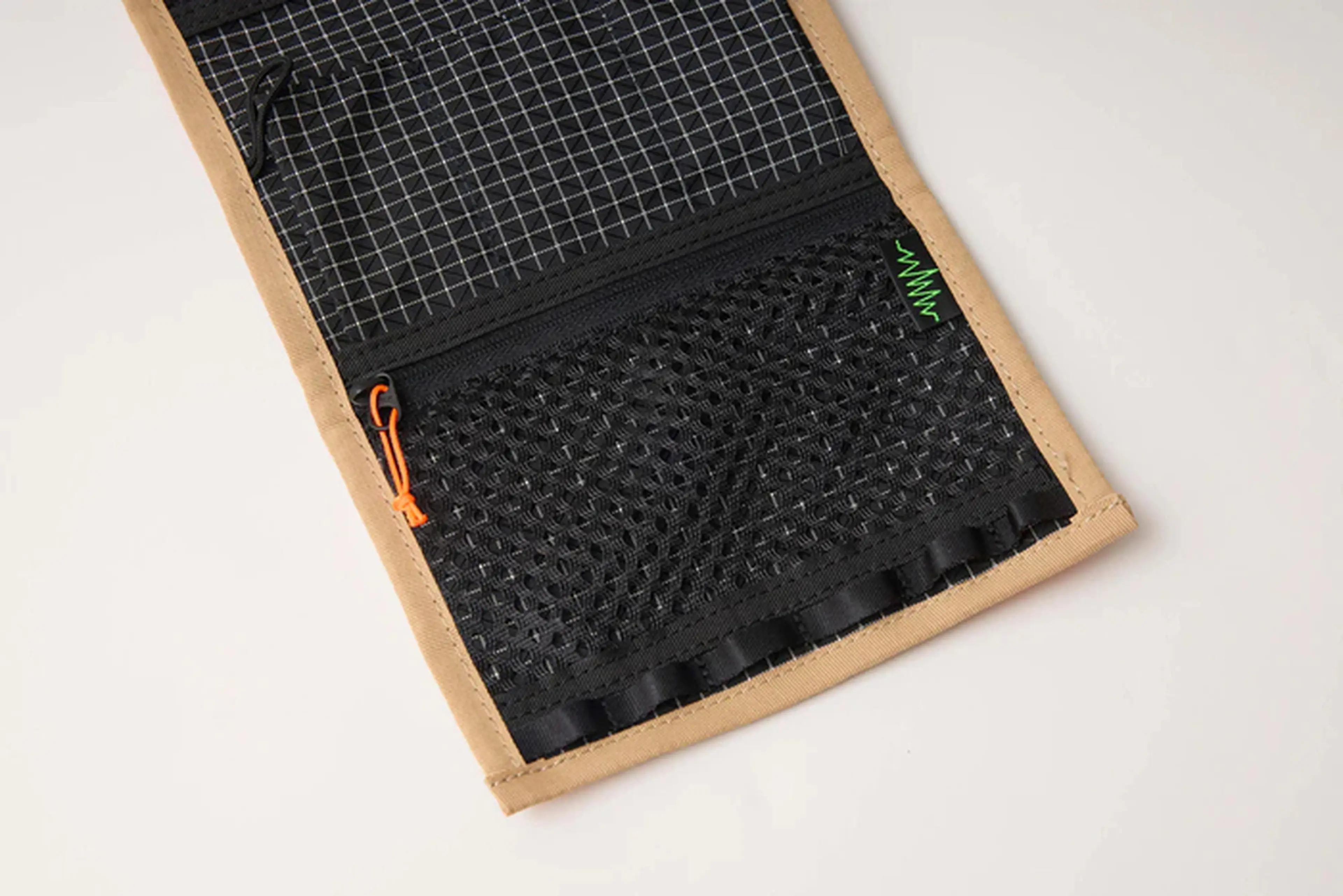 【hinata別注】MINIMALIZE GEARS（ミニマライズギアーズ）PACK HANGER