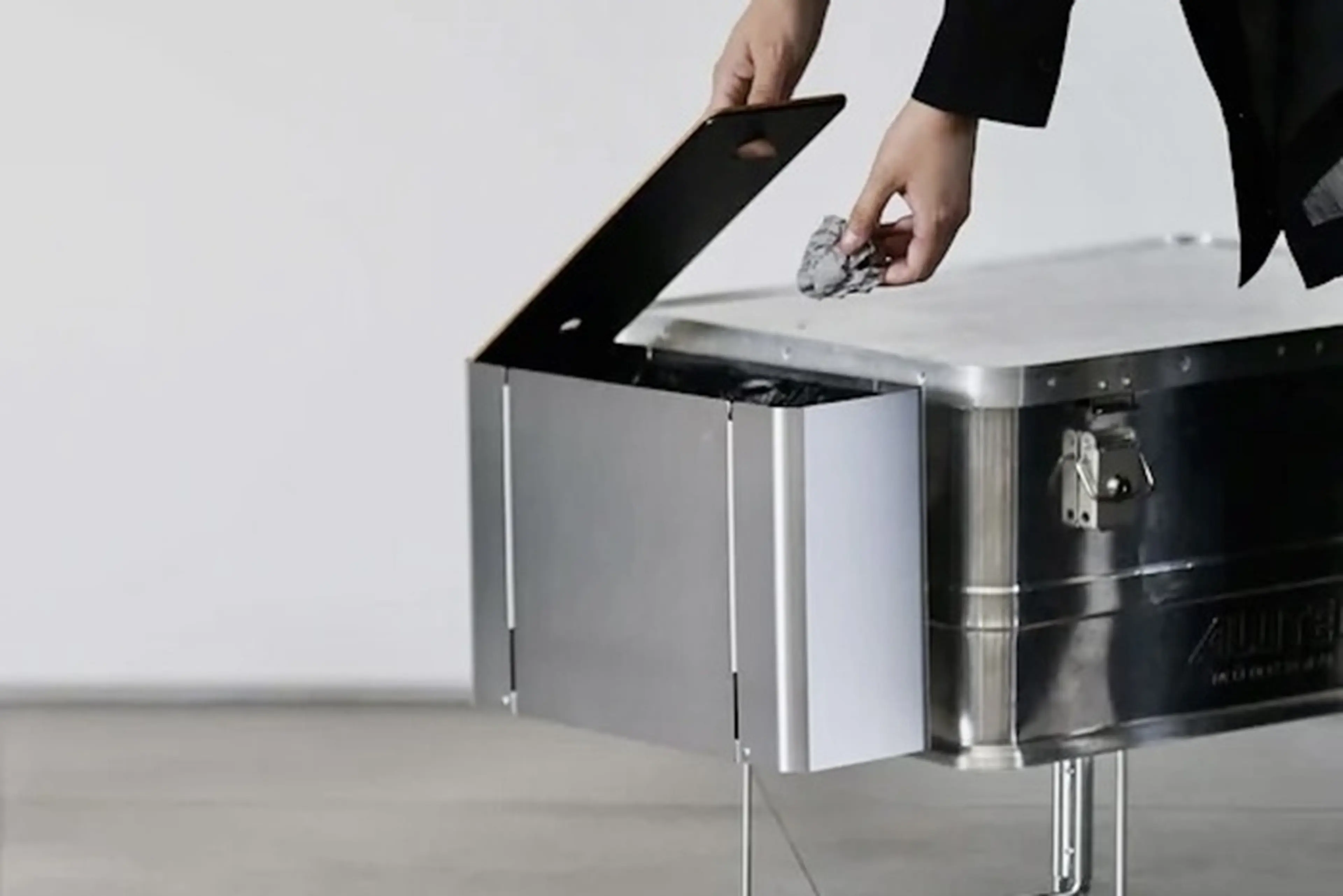 IN FROM AROUND「IFA DUSTBOX」