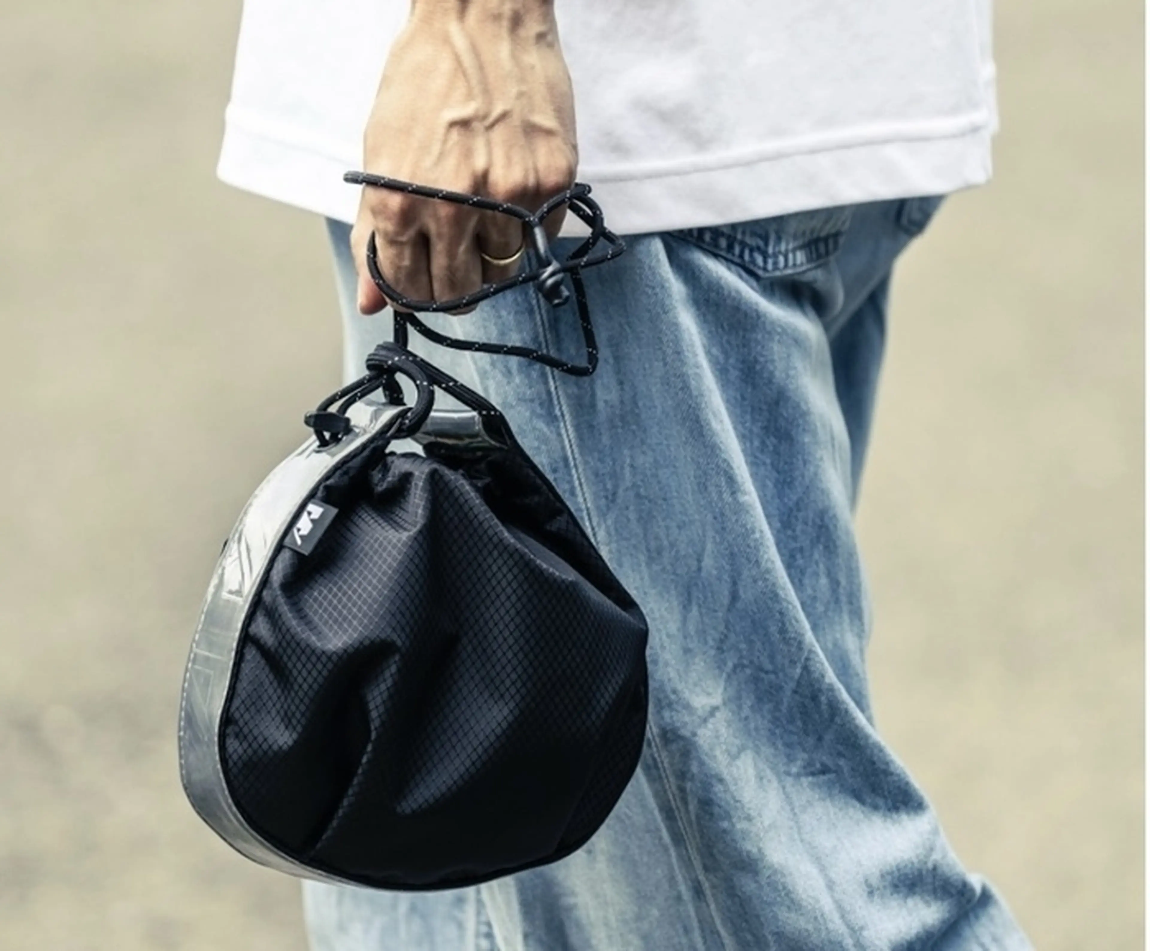 maastik（マースティック）DROP POUCH