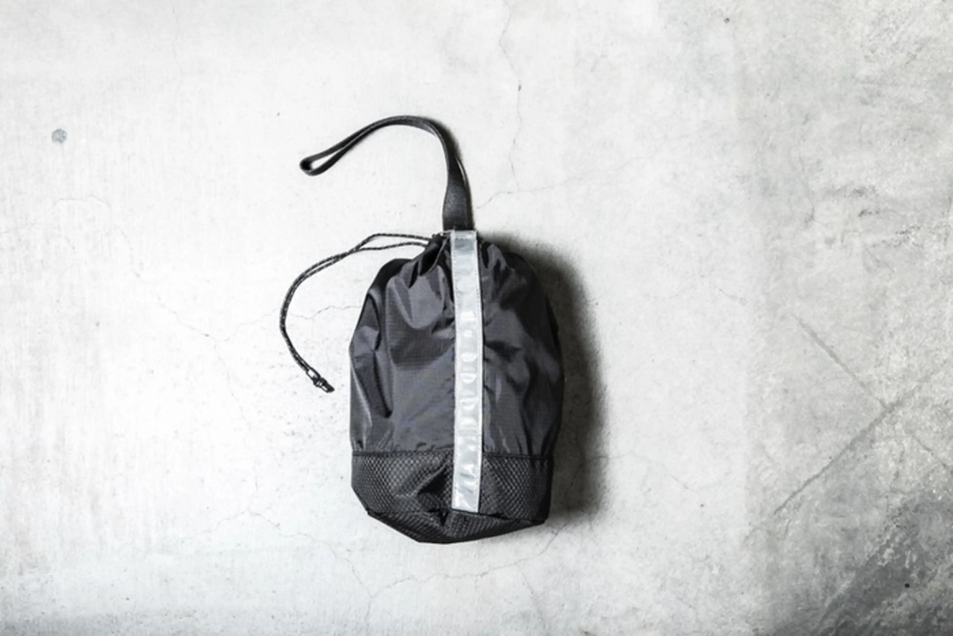 maastik（マースティック）DRAWSTRING POUCH