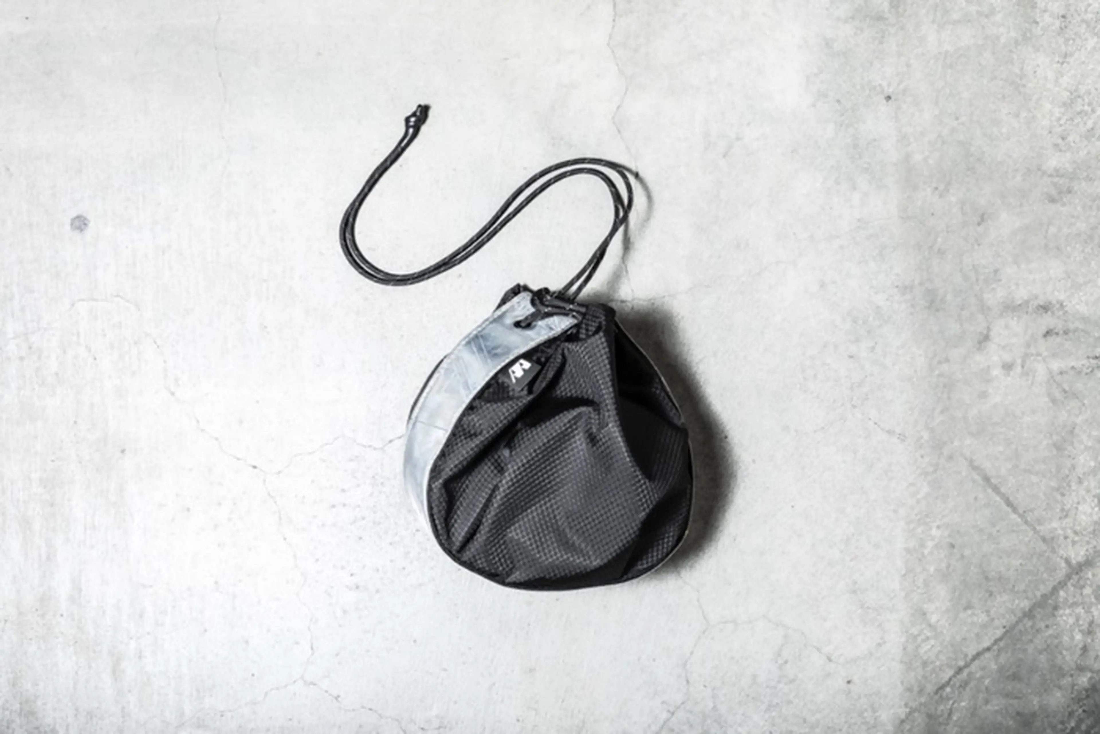 maastik（マースティック）DROP POUCH