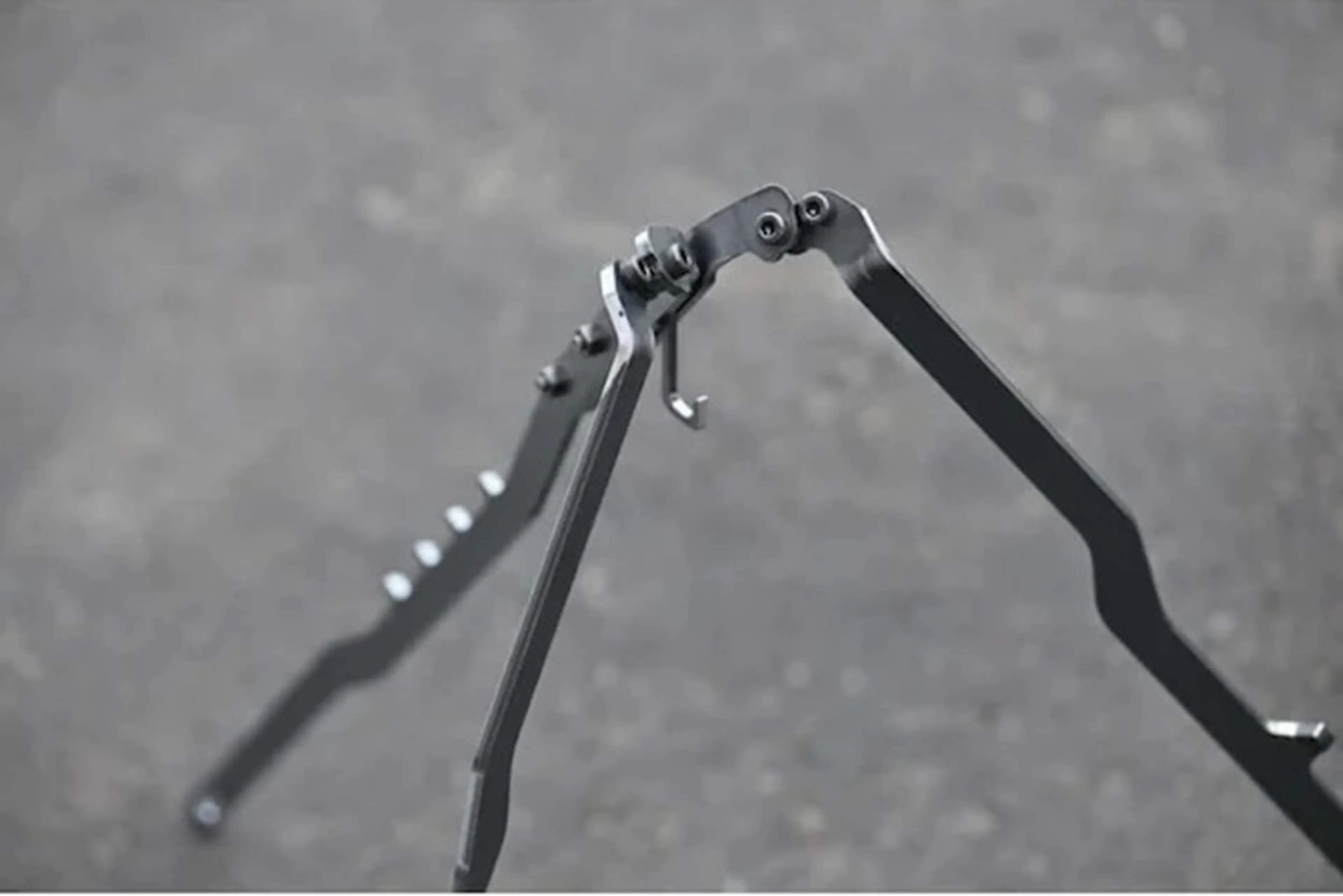 MOOSE ROOM WORKS （ムースルームワークス）MULTI HANGAR Tripod
