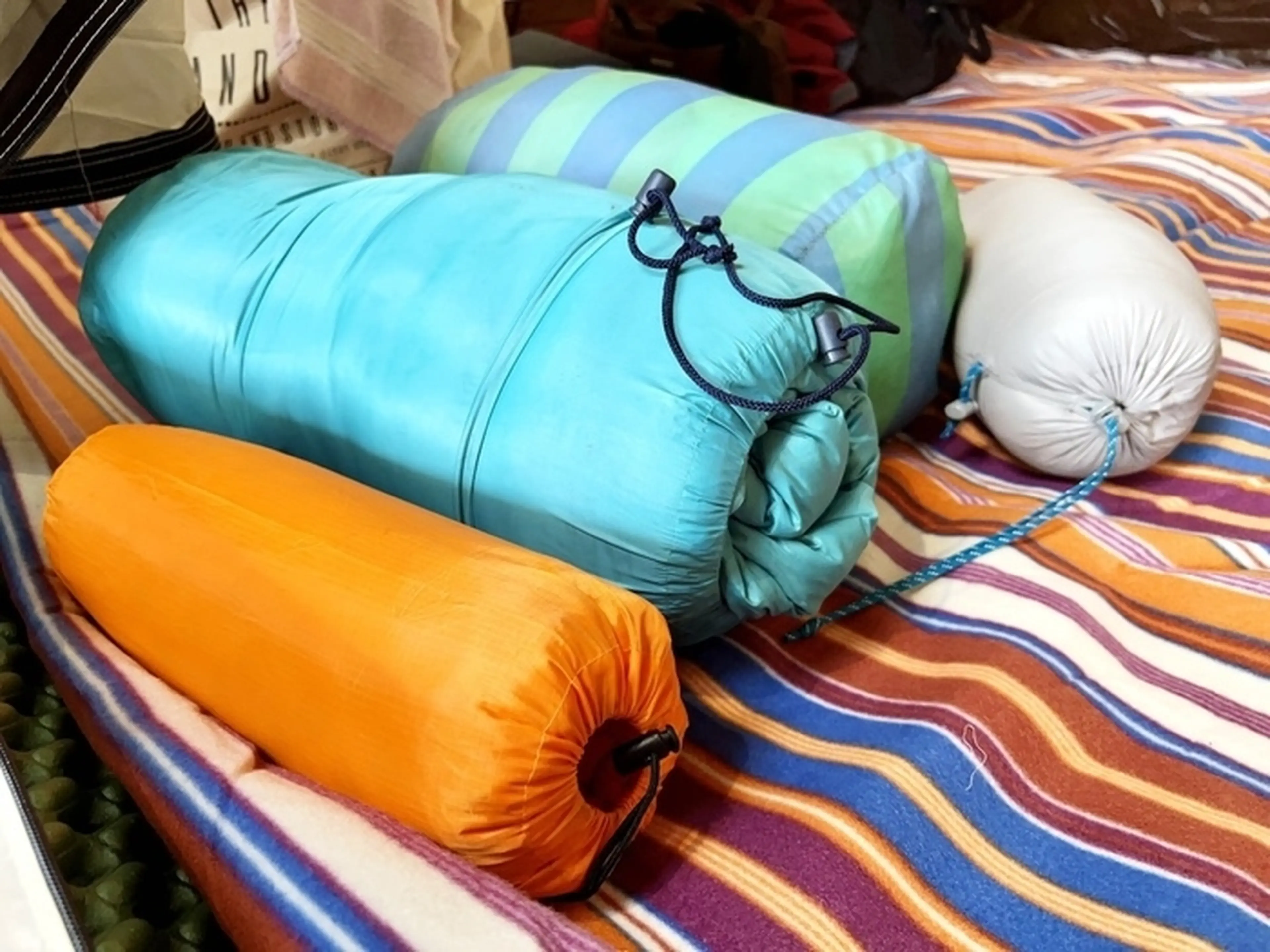 キャンプの就寝用具