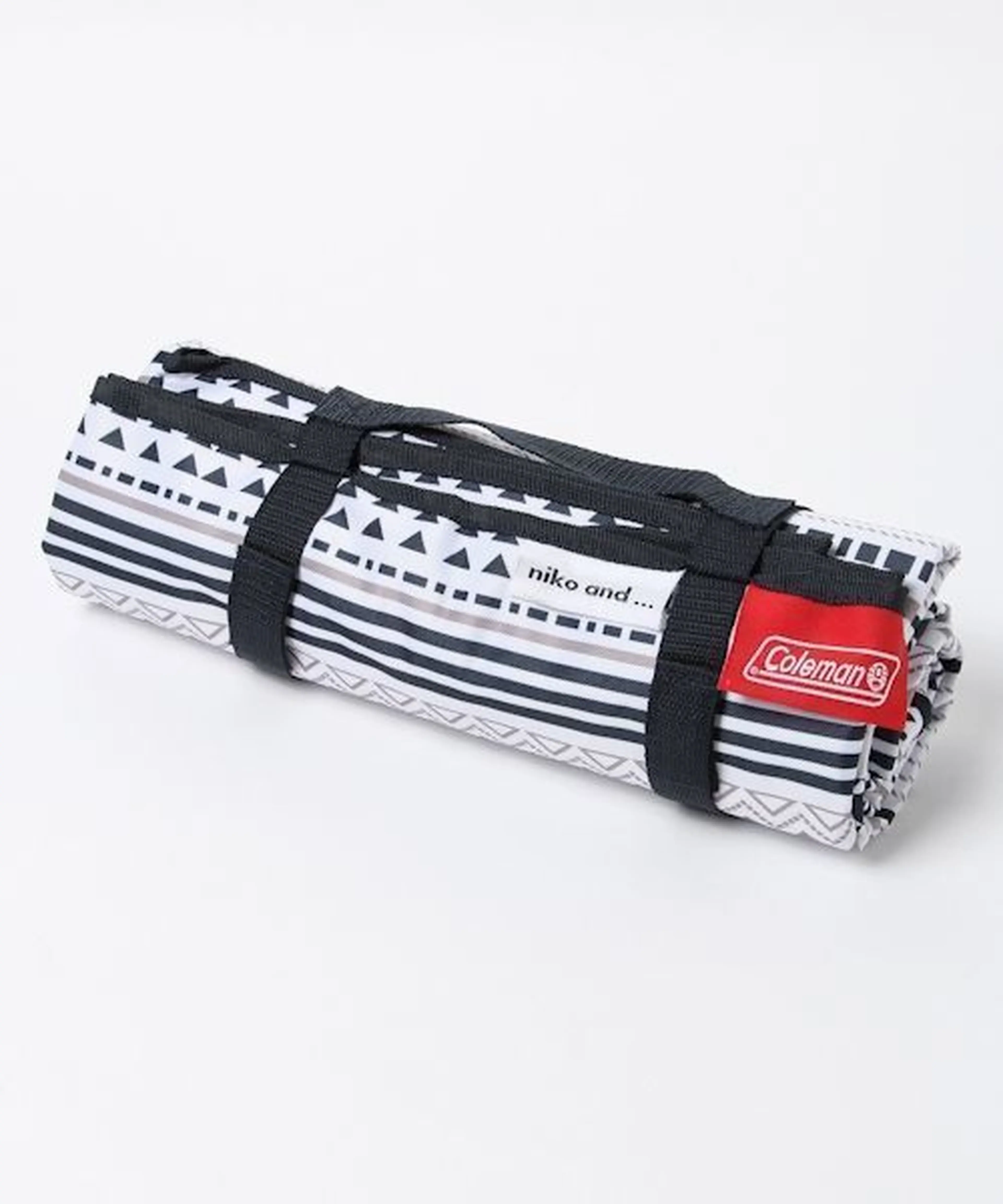 【美品】限定品! 迷彩柄 Coleman x niko and テーブル Colemanとniko and…がコラボした、おしゃれなカモフラージュ柄