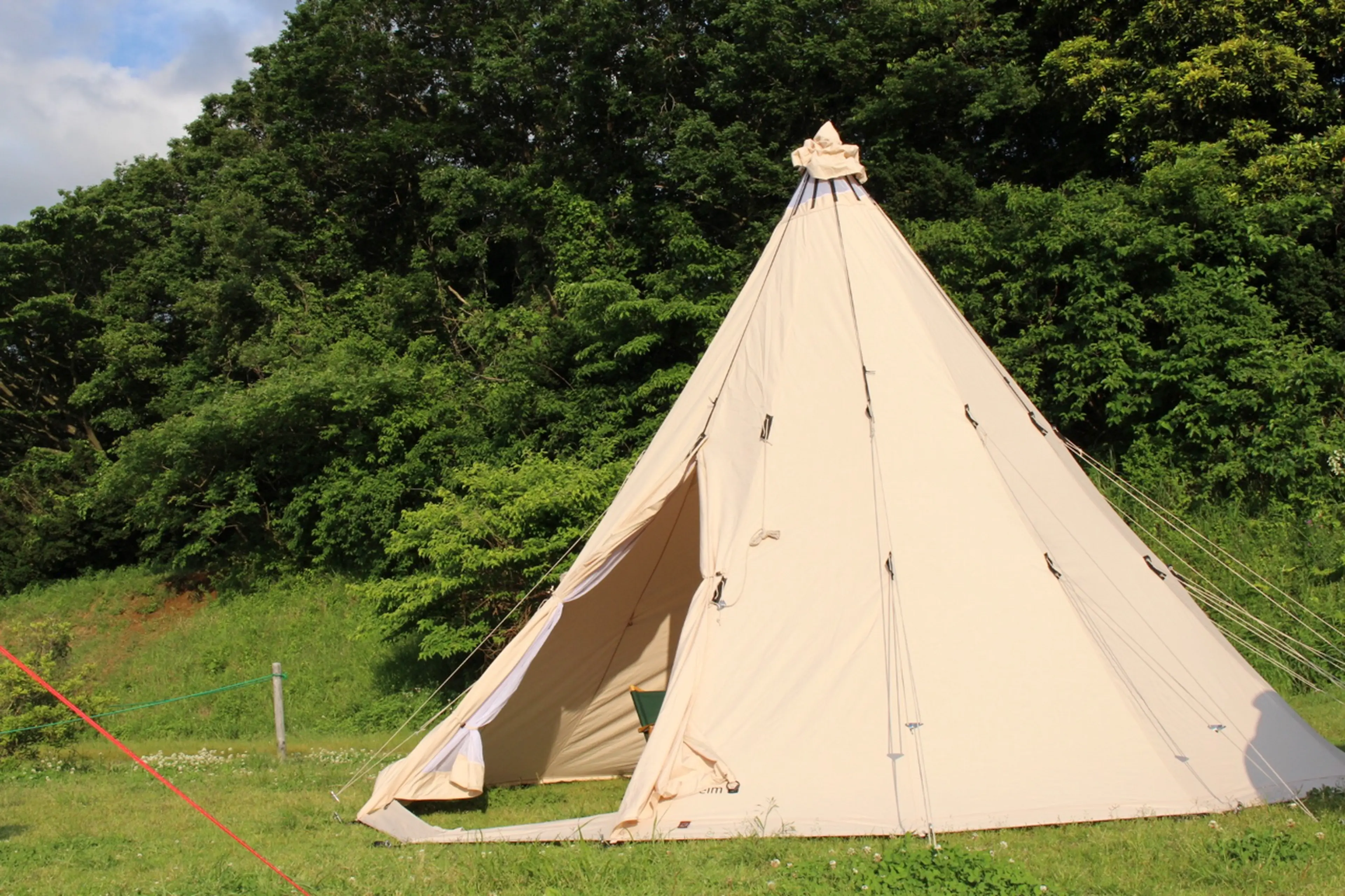 耐水圧はたったの300mm台！？買う前に知りたいコットンテントの雨事情