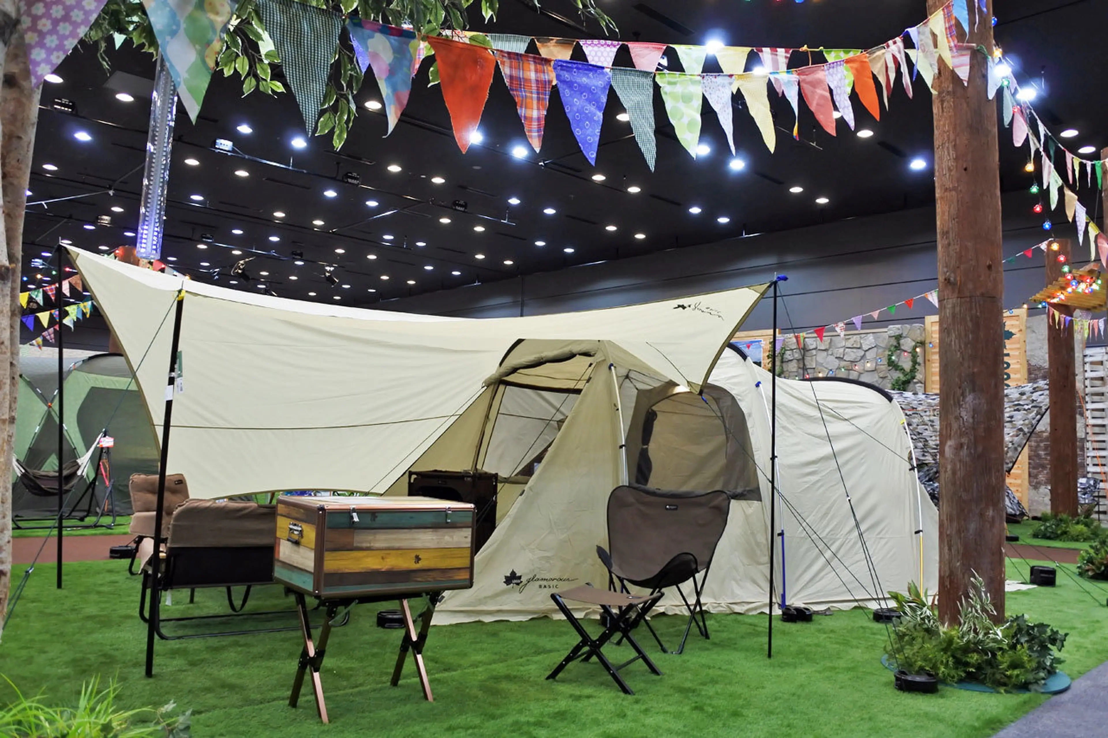 流行の最前線！2017年は2ルーム型トンネルテントが大ブームの予感