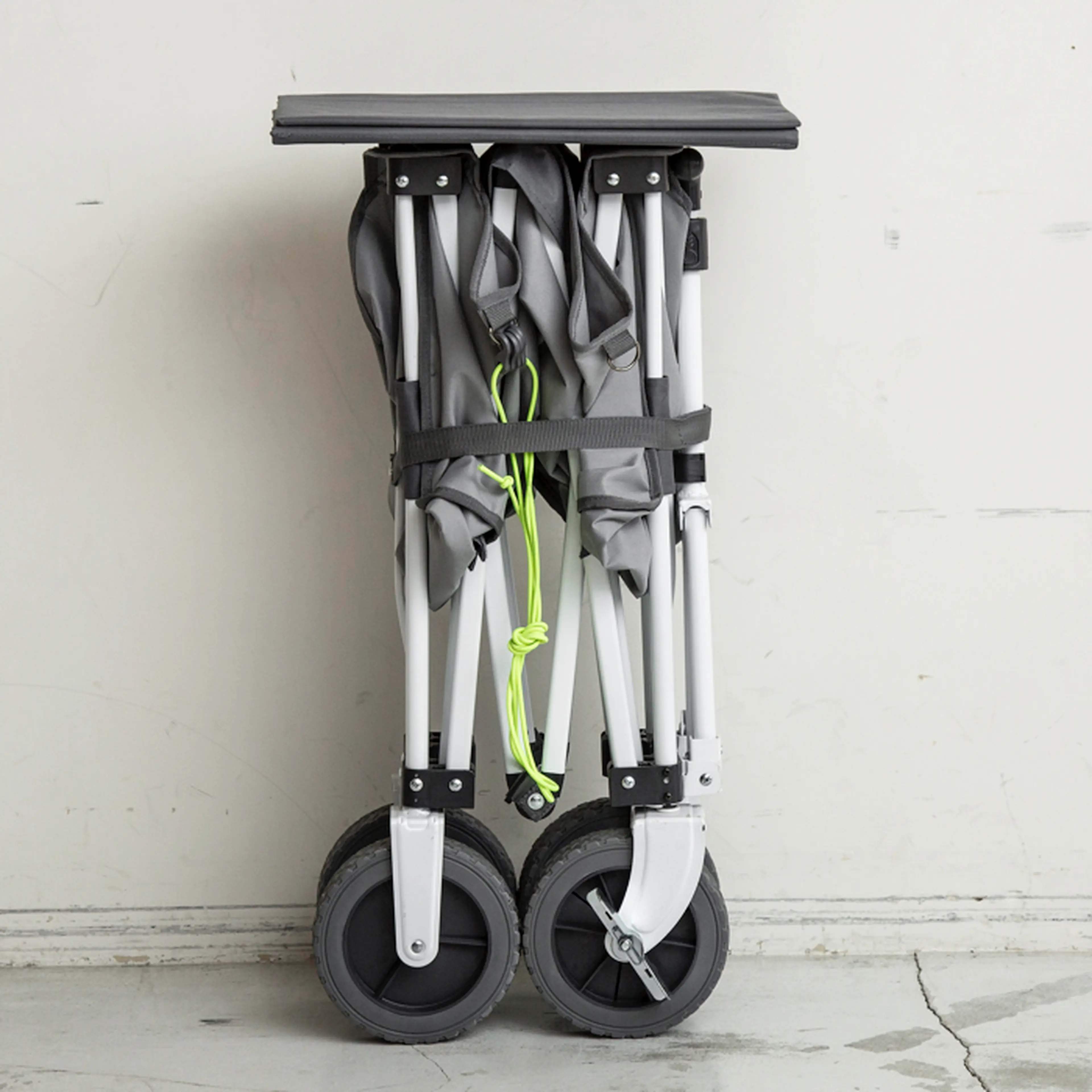 BEAUTY＆YOUTH の Coleman 別注シリーズ第6弾！7種の都会的なレジャー