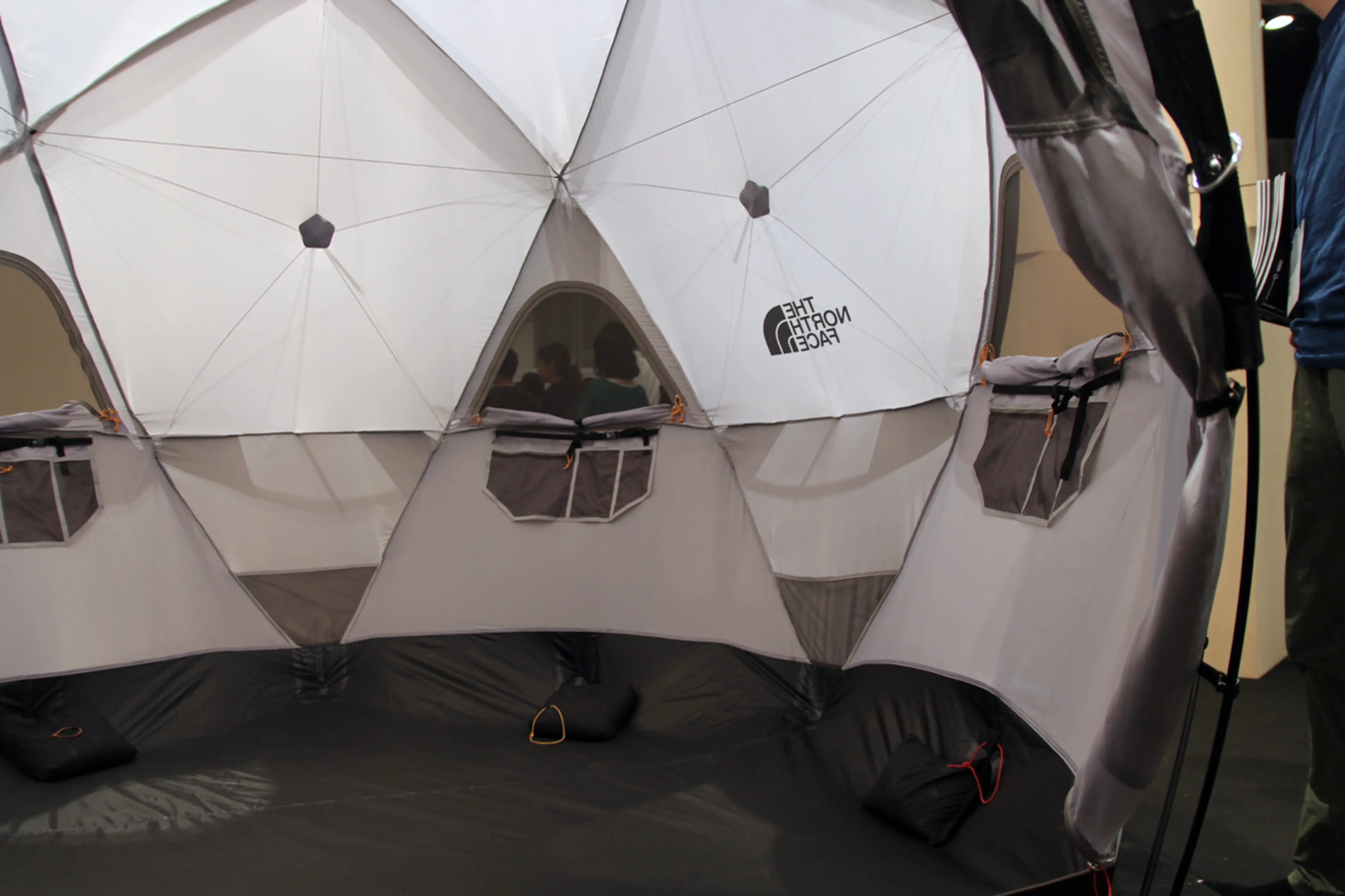 超速報！】ザ・ノース・フェイス2018SS展示会に潜入！技術が詰まった