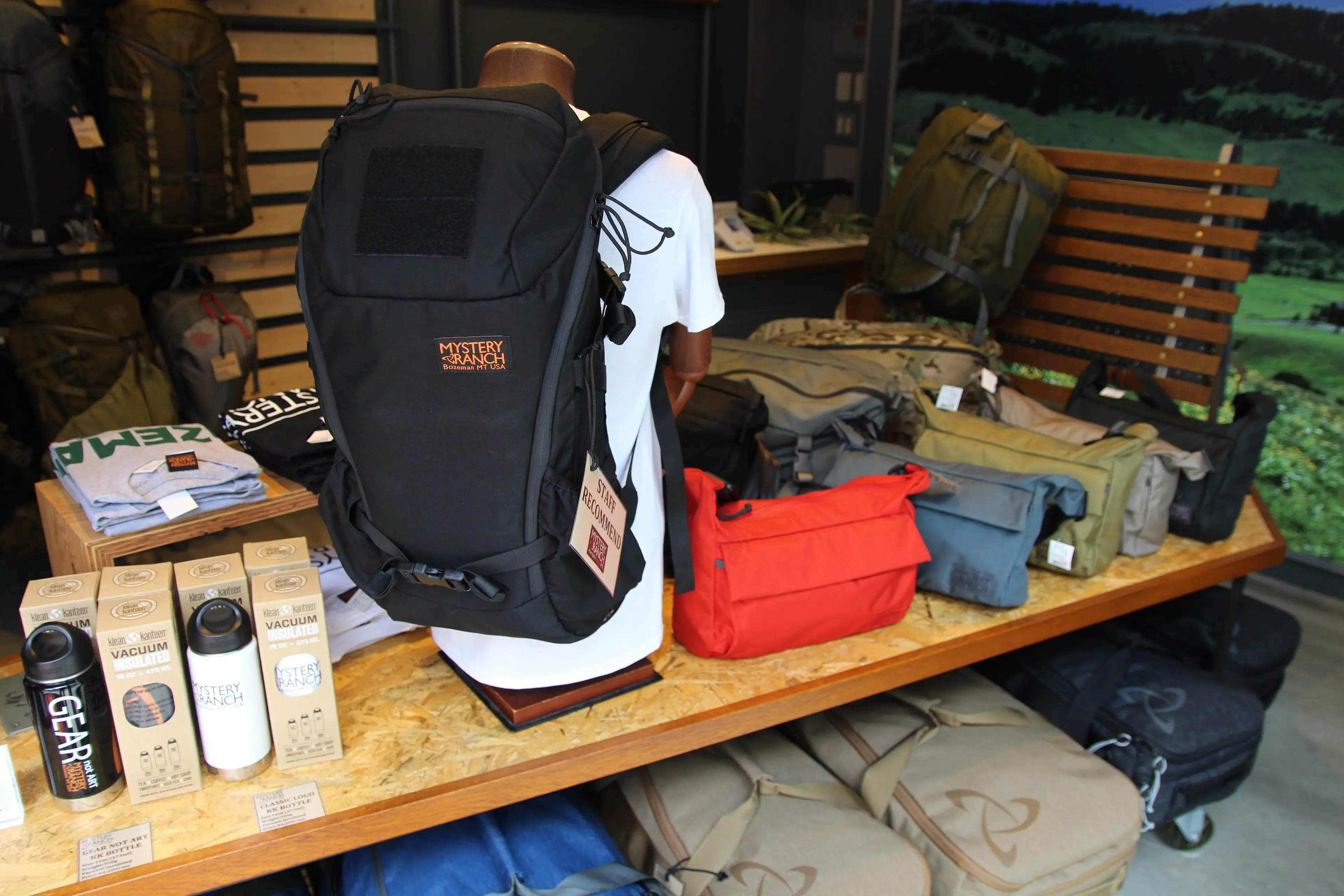 【美品】ミステリーランチ レンジバッグ ブラック キャンプ サバゲー MYSTERY RANCH（ミステリーランチ） MYSTERY RANCH MINI MART 8L